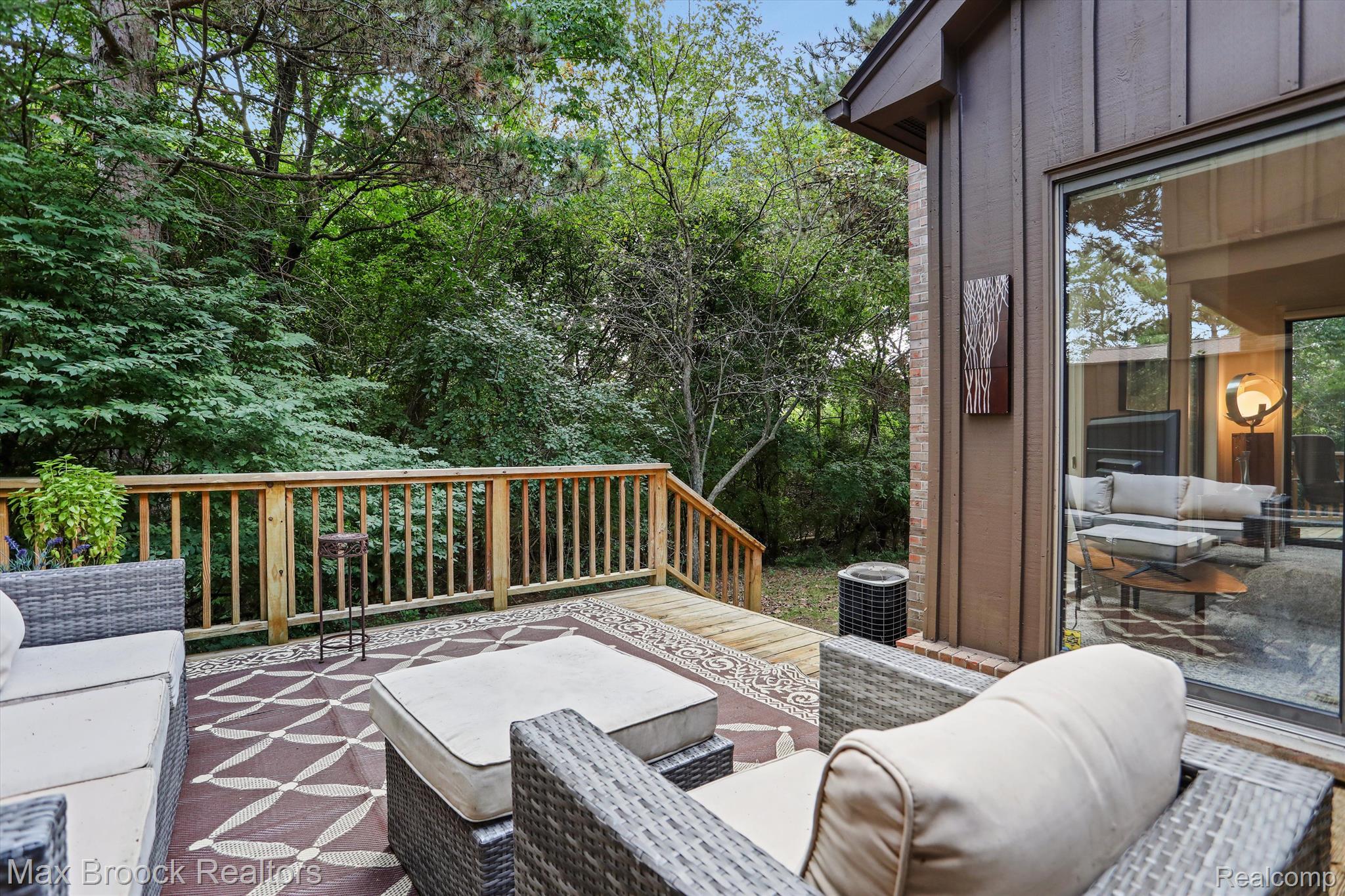 23935 GREENGLEN Court