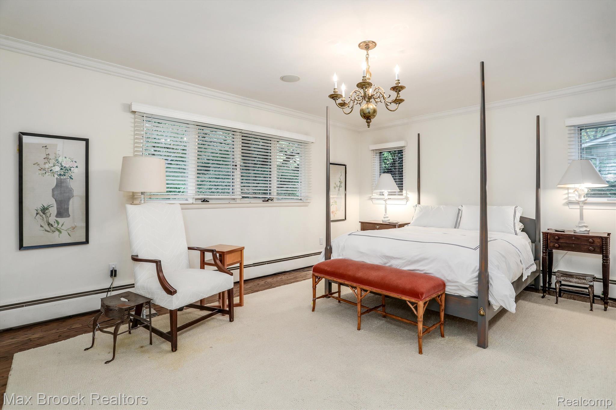 27490 LAKEHILLS Drive