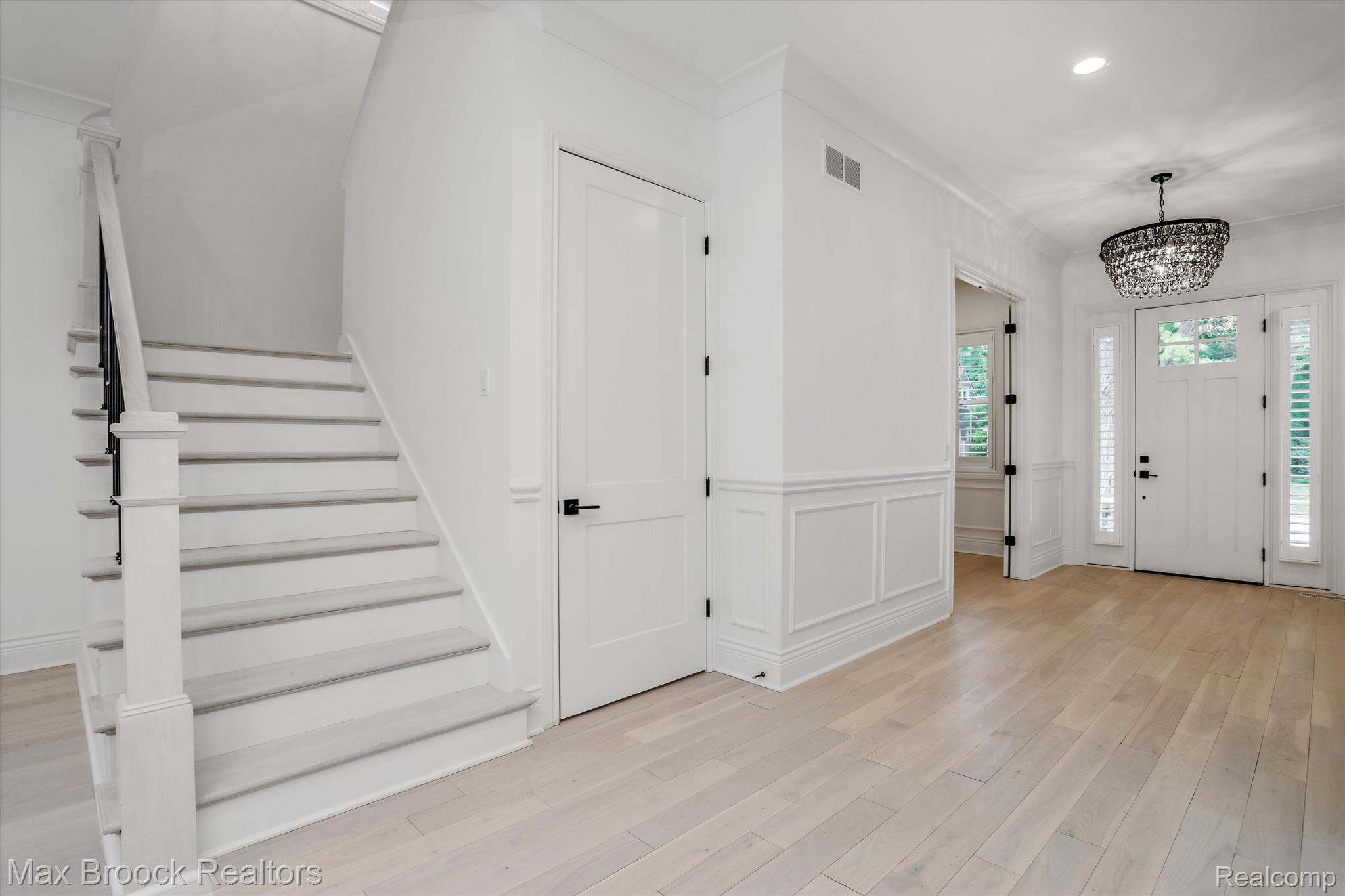 3227 Warick Road