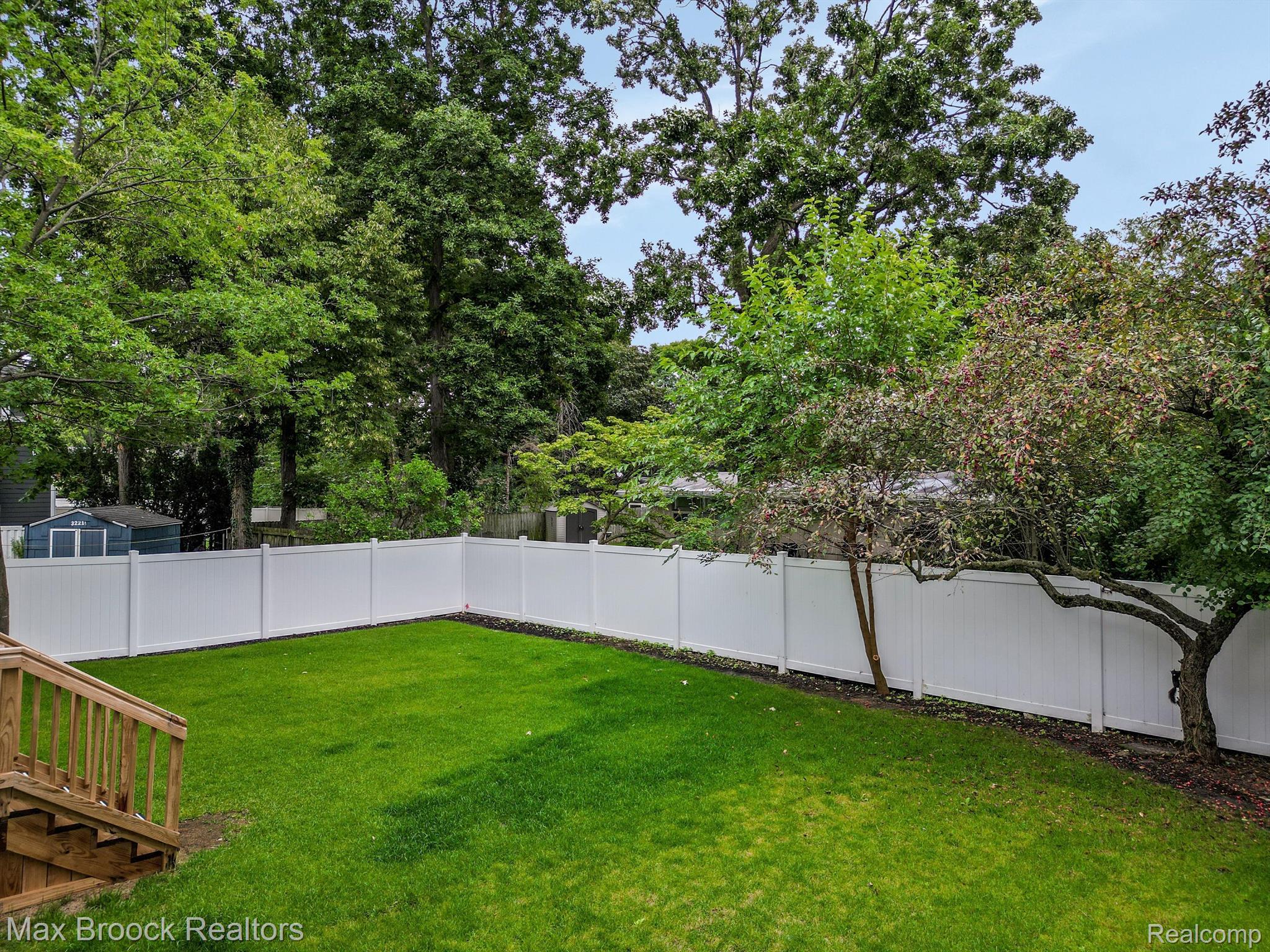 3227 Warick Road