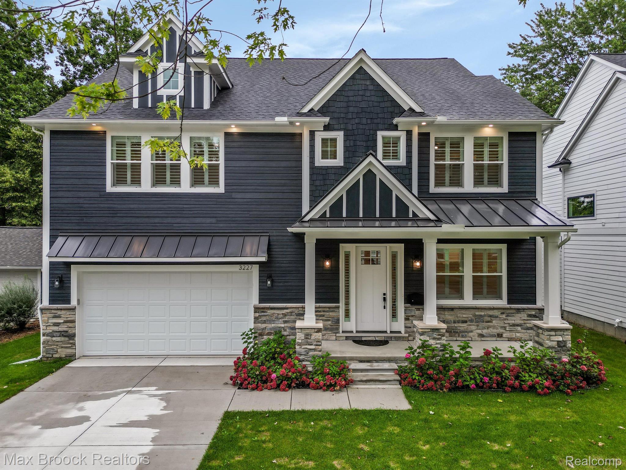 3227 Warick Road