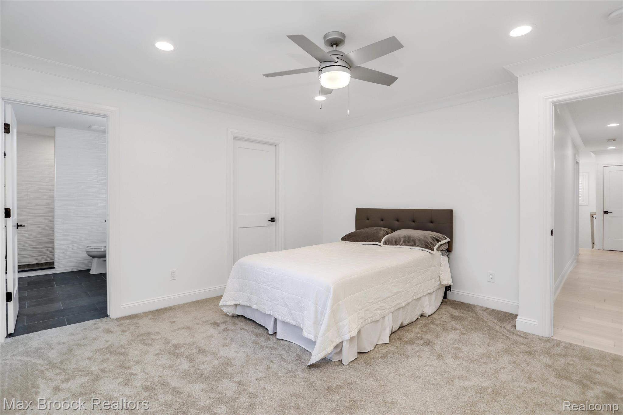 3227 Warick Road