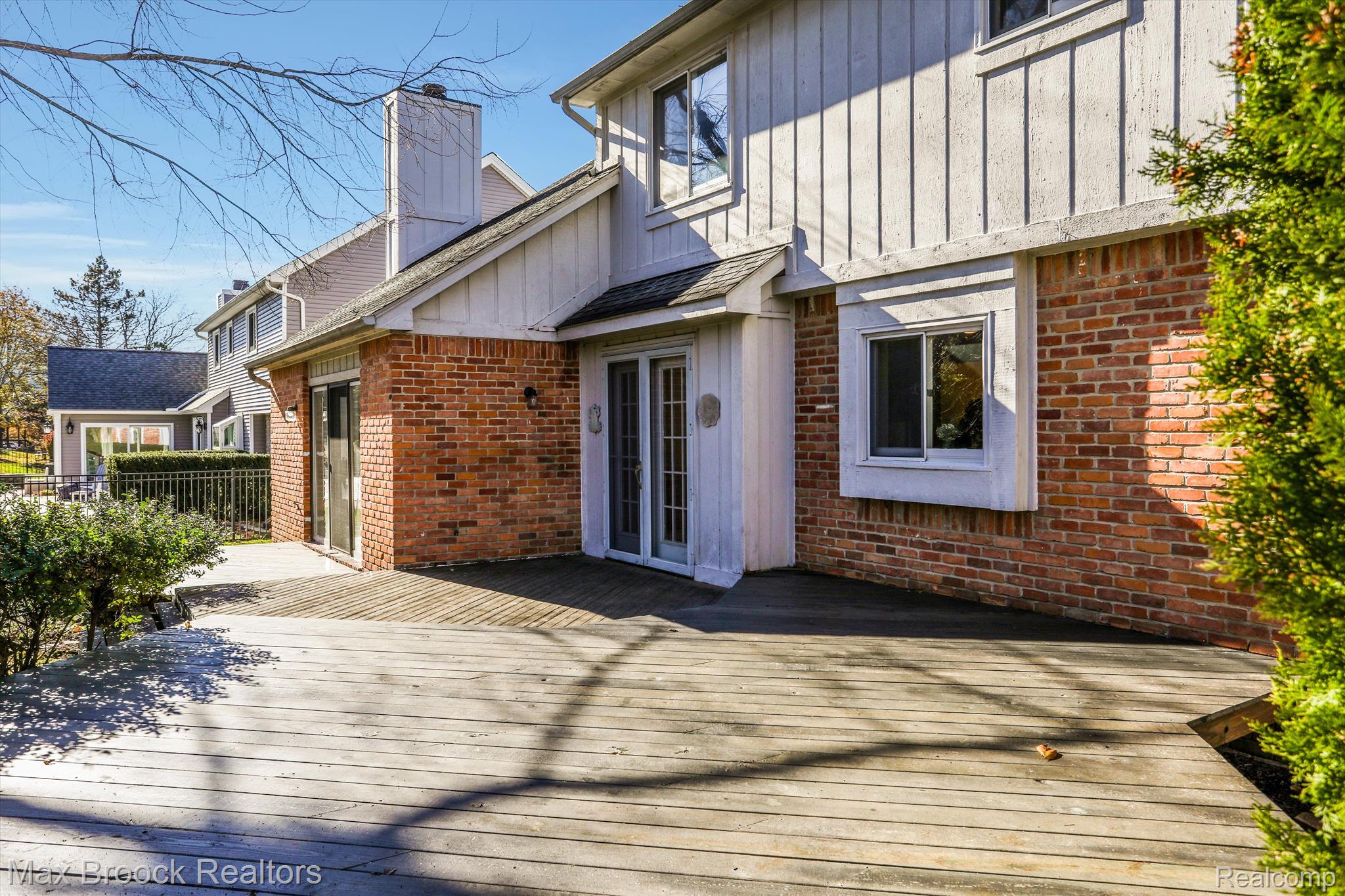 24596 BRAMBLEWOOD Drive