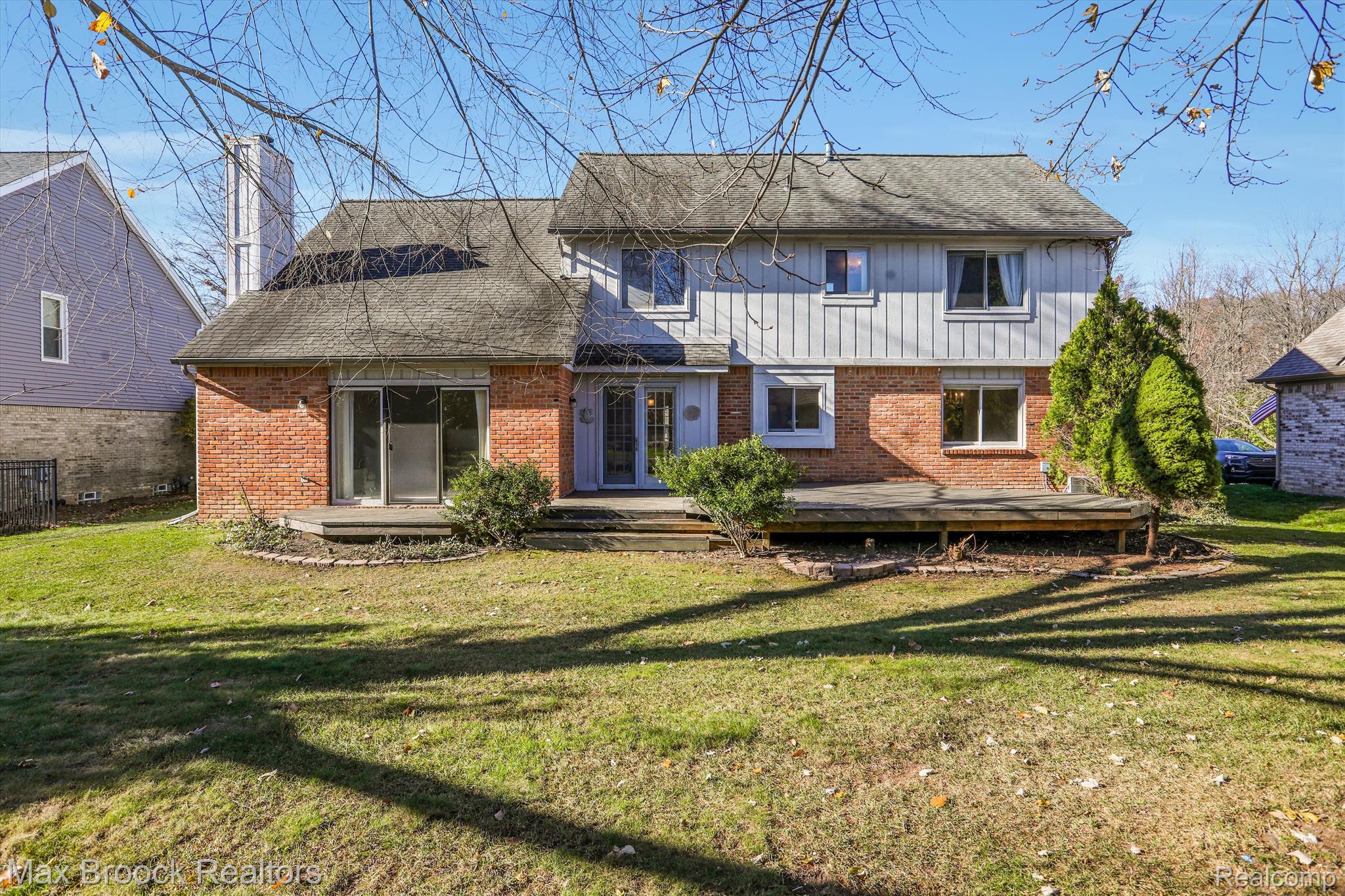 24596 BRAMBLEWOOD Drive