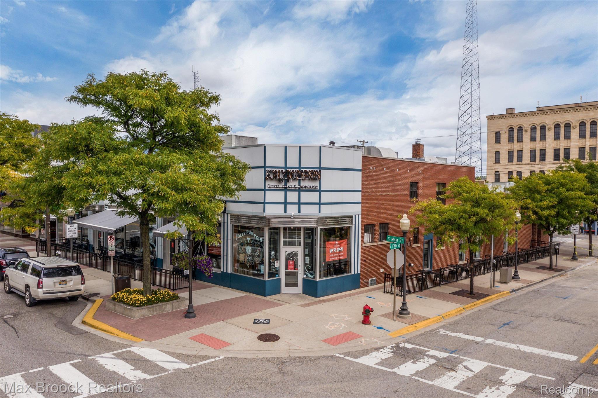 100 W 5TH Street Unit: 401