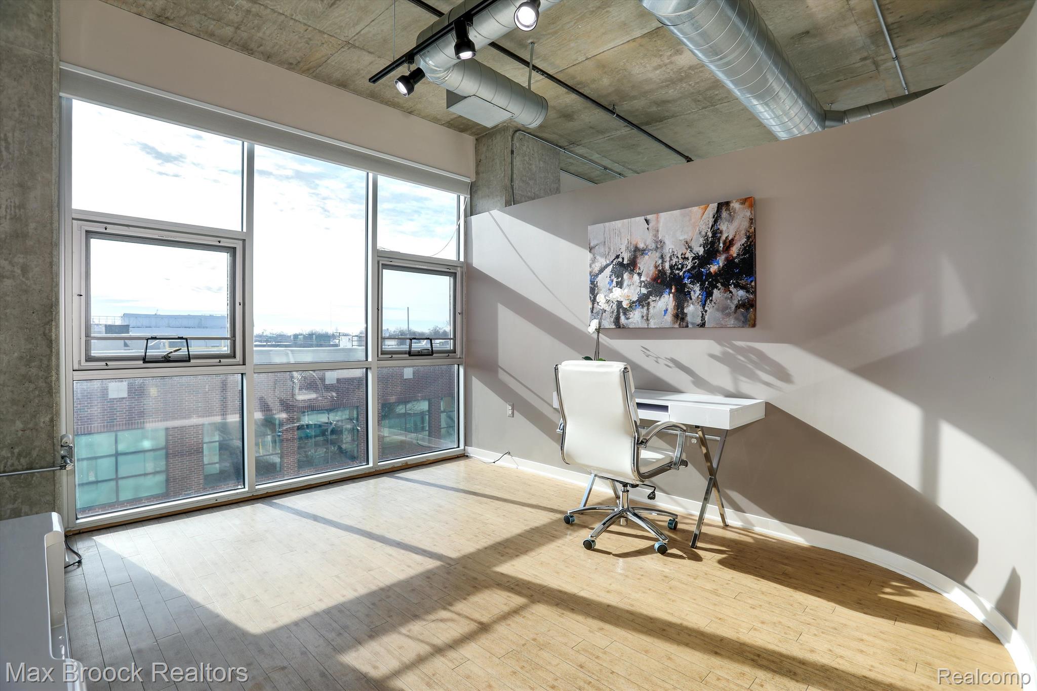 100 W 5TH Street Unit: 401