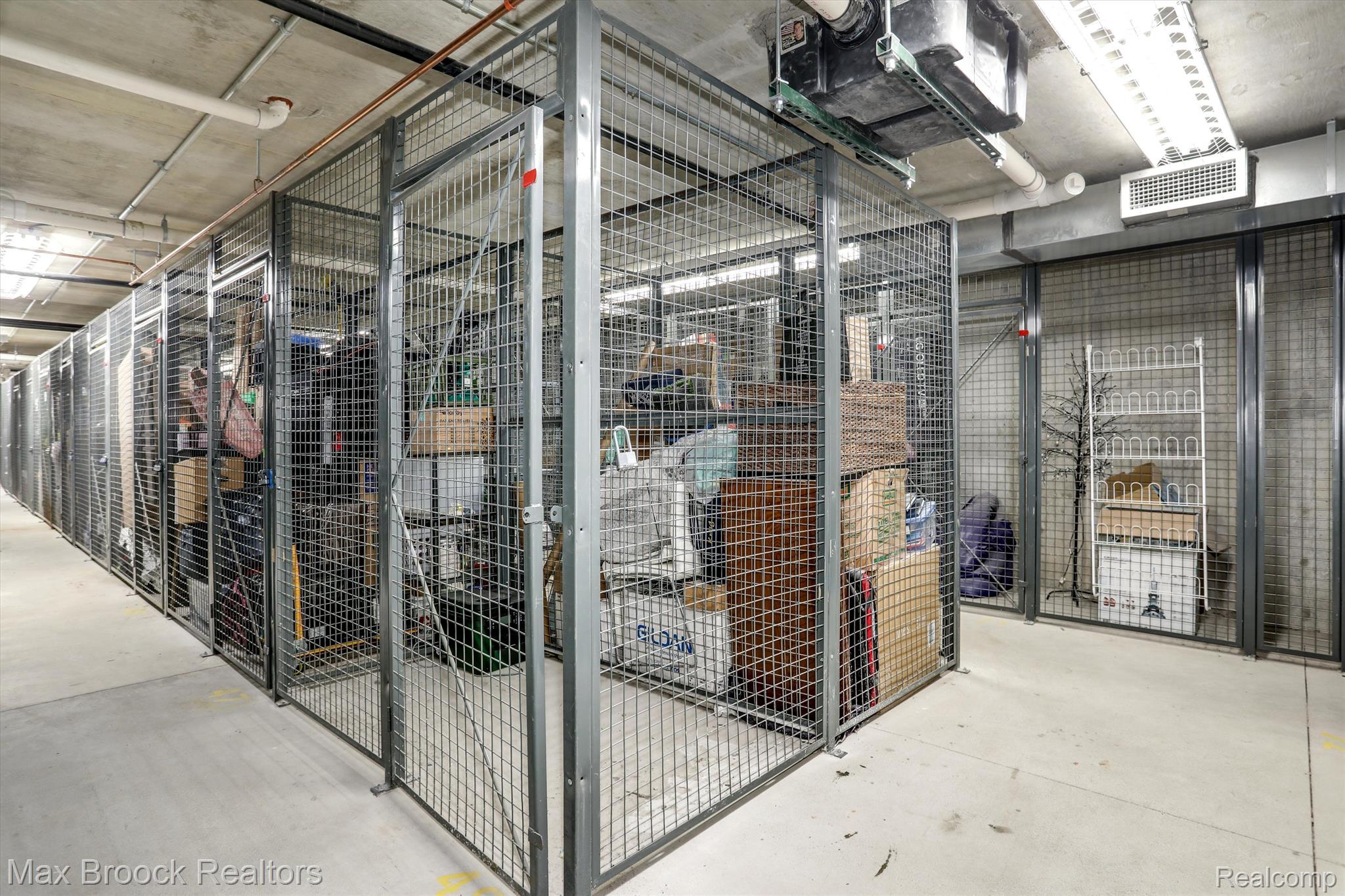 100 W 5TH Street Unit: 401