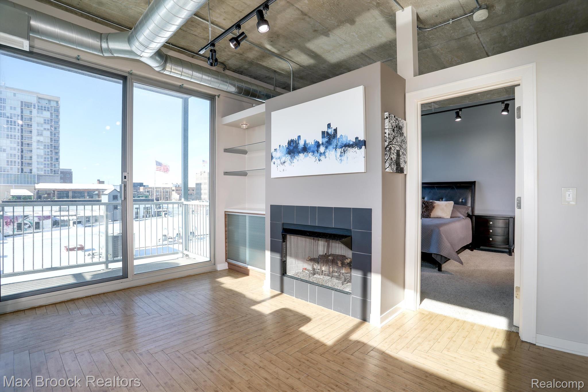 100 W 5TH Street Unit: 401
