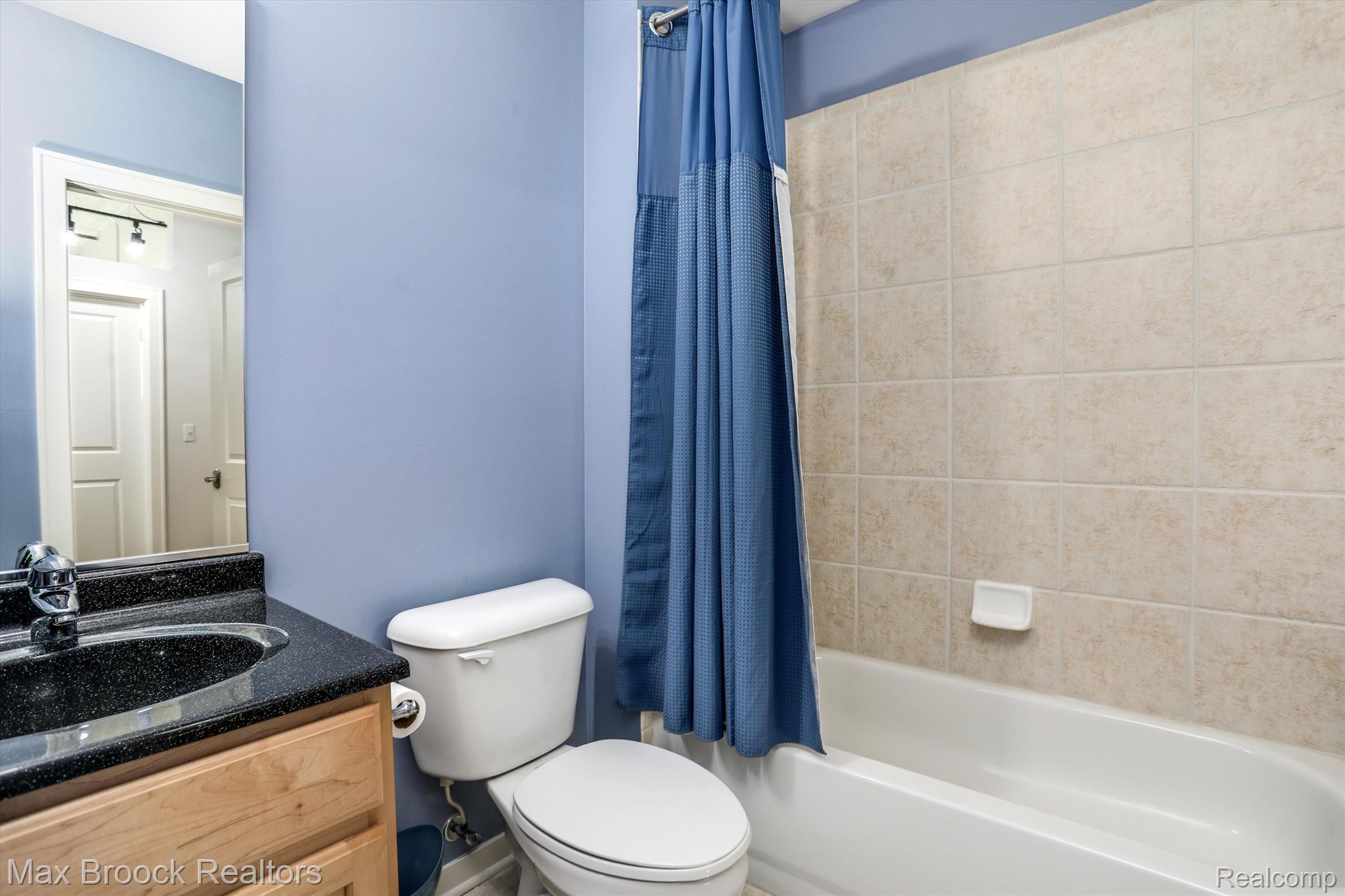 100 W 5TH Street Unit: 401