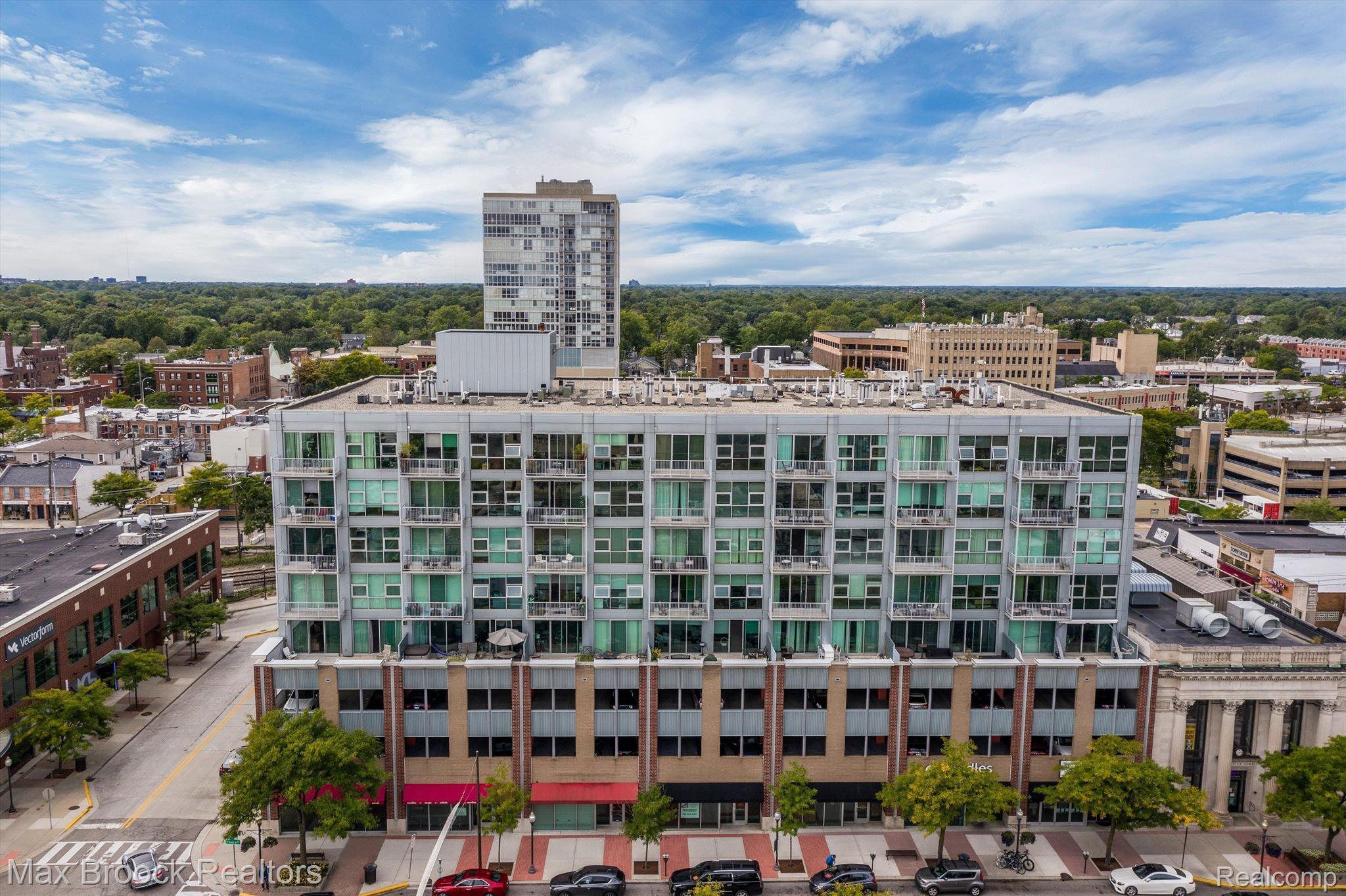 100 W 5TH Street Unit: 401