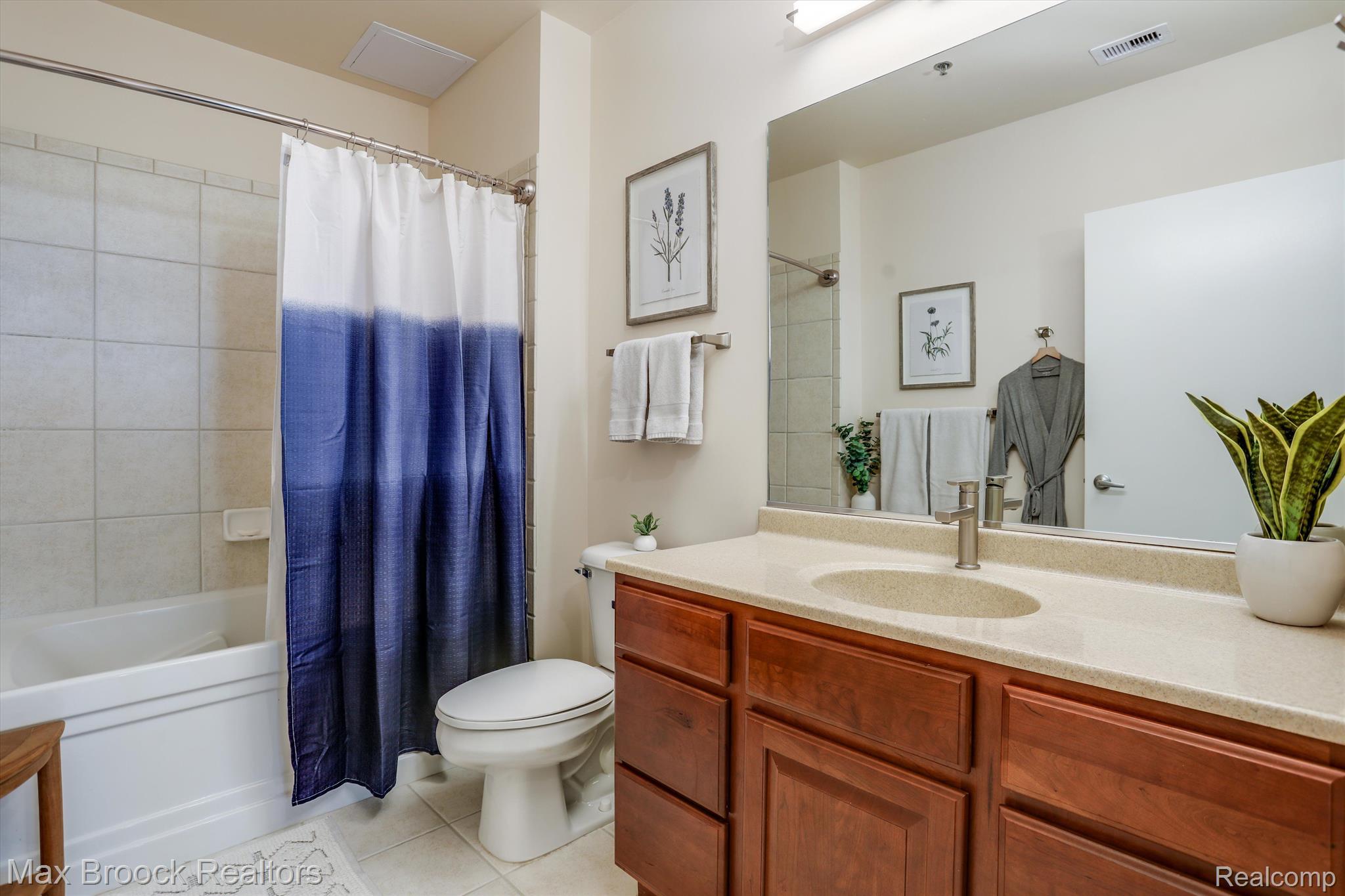 100 W 5TH Street 510