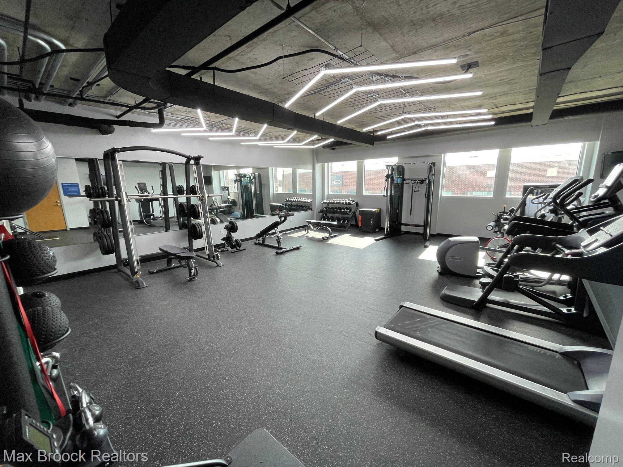 100 W 5TH Street 510