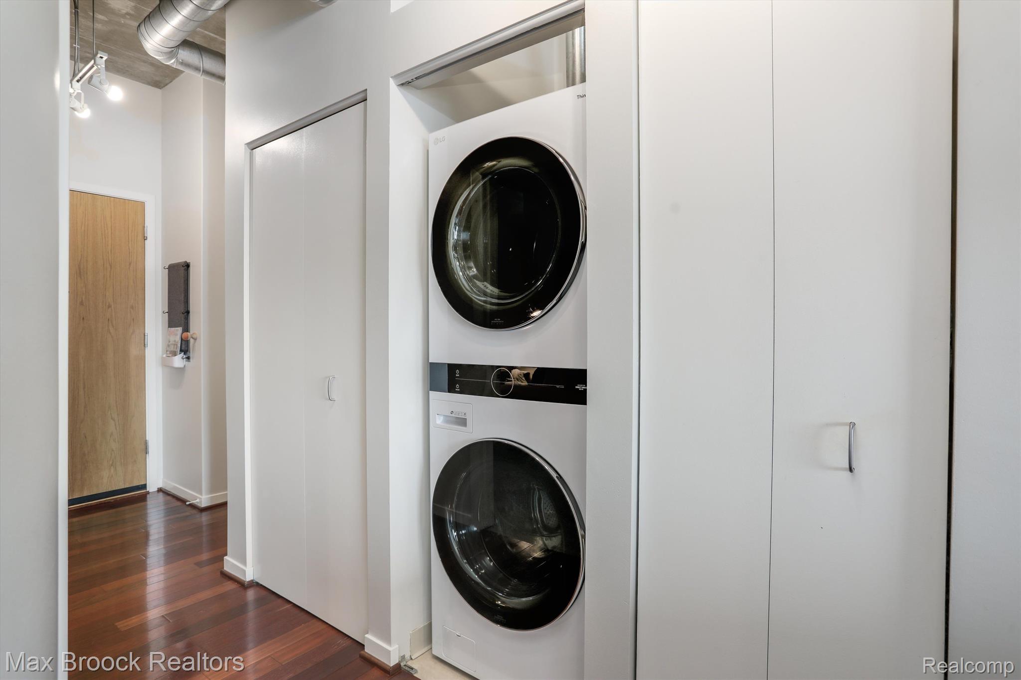 100 W 5TH Street 510