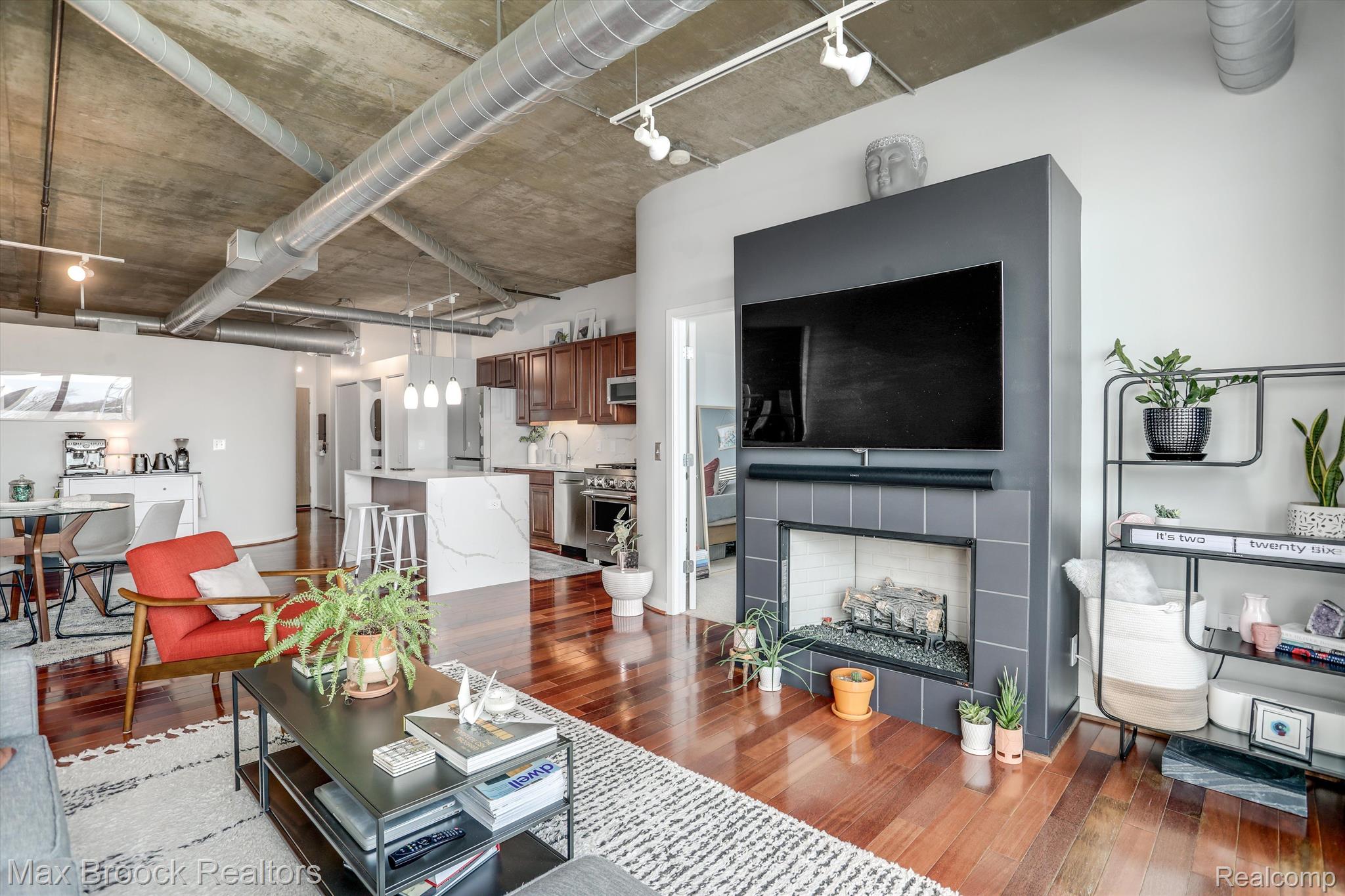 100 W 5TH Street 510