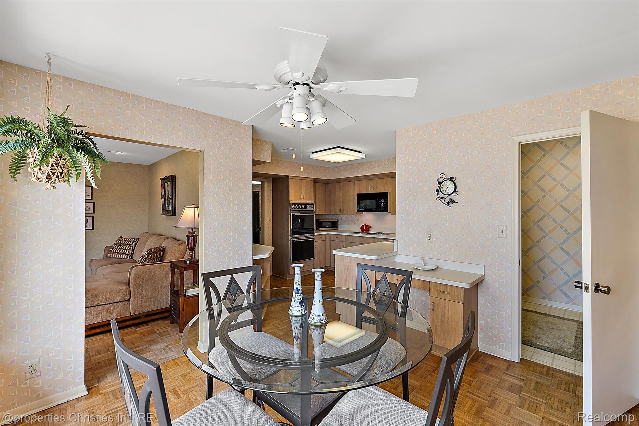 7460 PEBBLE Lane