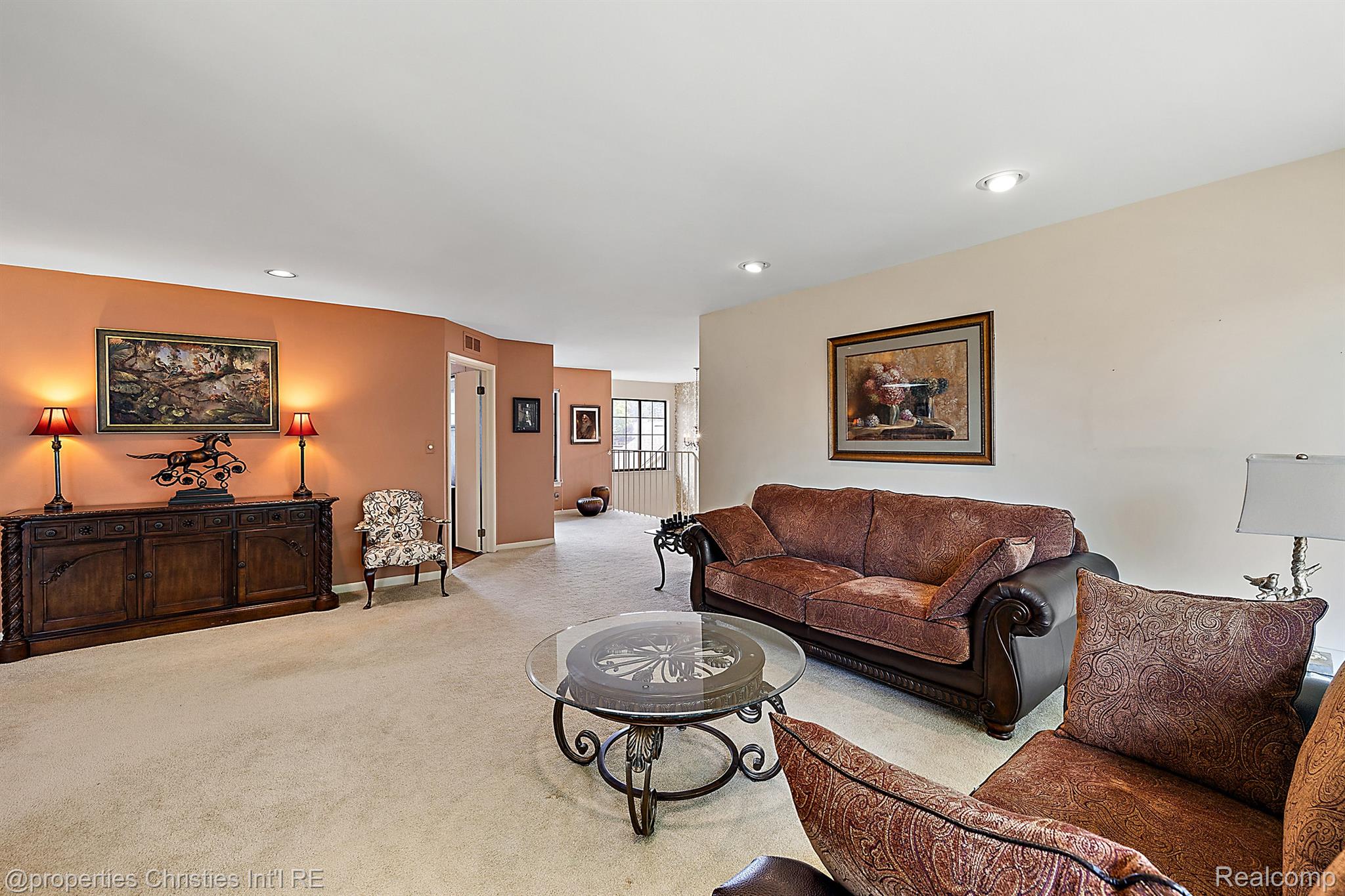 7460 PEBBLE Lane