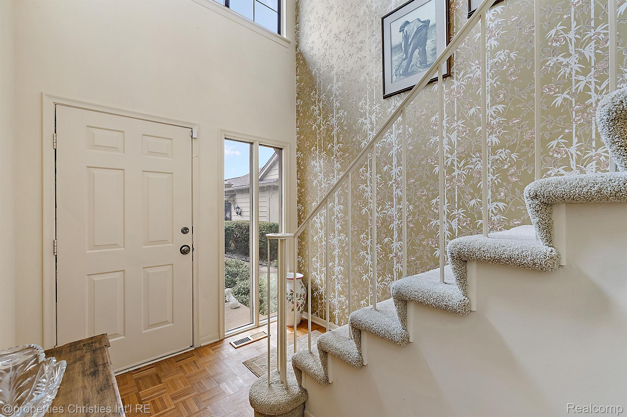 7460 PEBBLE Lane