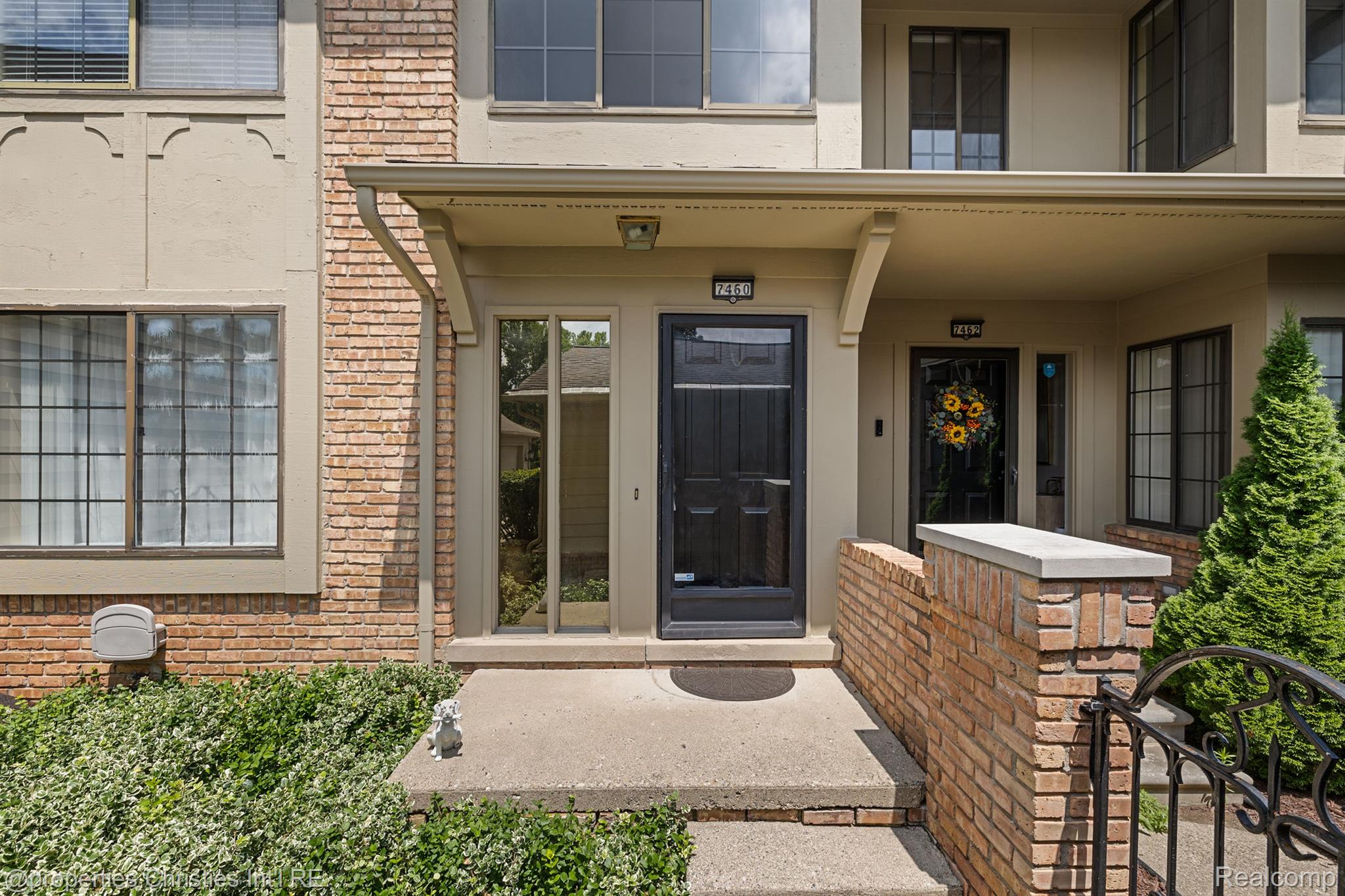 7460 PEBBLE Lane