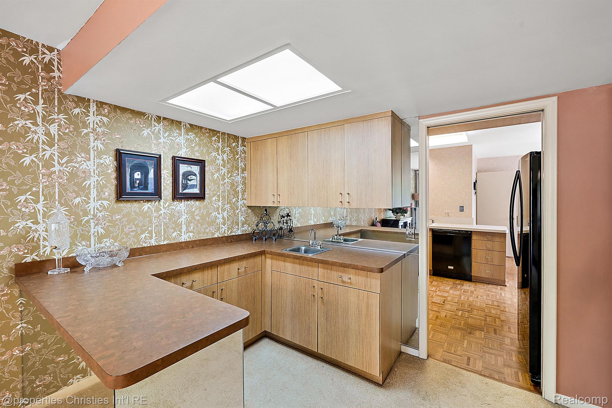 7460 PEBBLE Lane