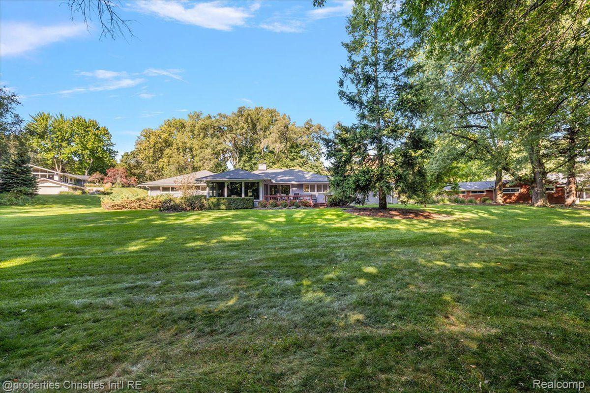25862 HERSHEYVALE Drive
