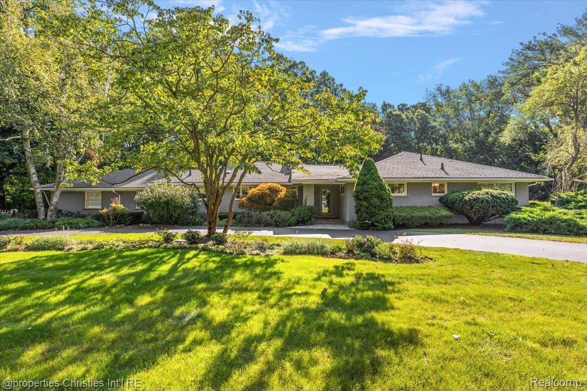25862 HERSHEYVALE Drive