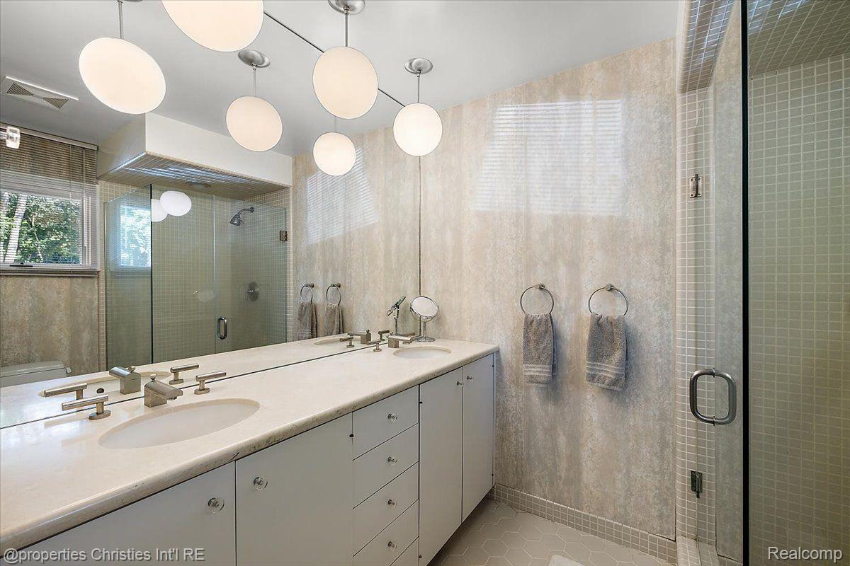 25862 HERSHEYVALE Drive