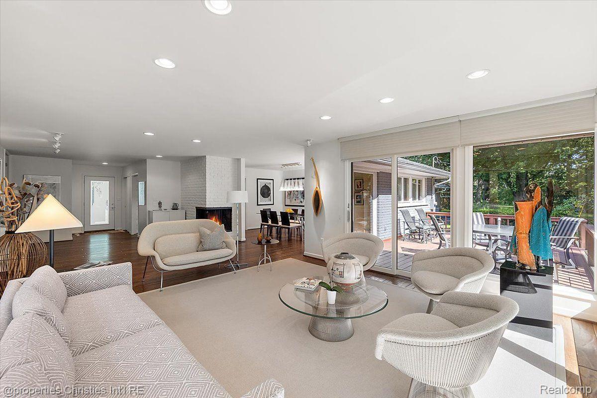 25862 HERSHEYVALE Drive