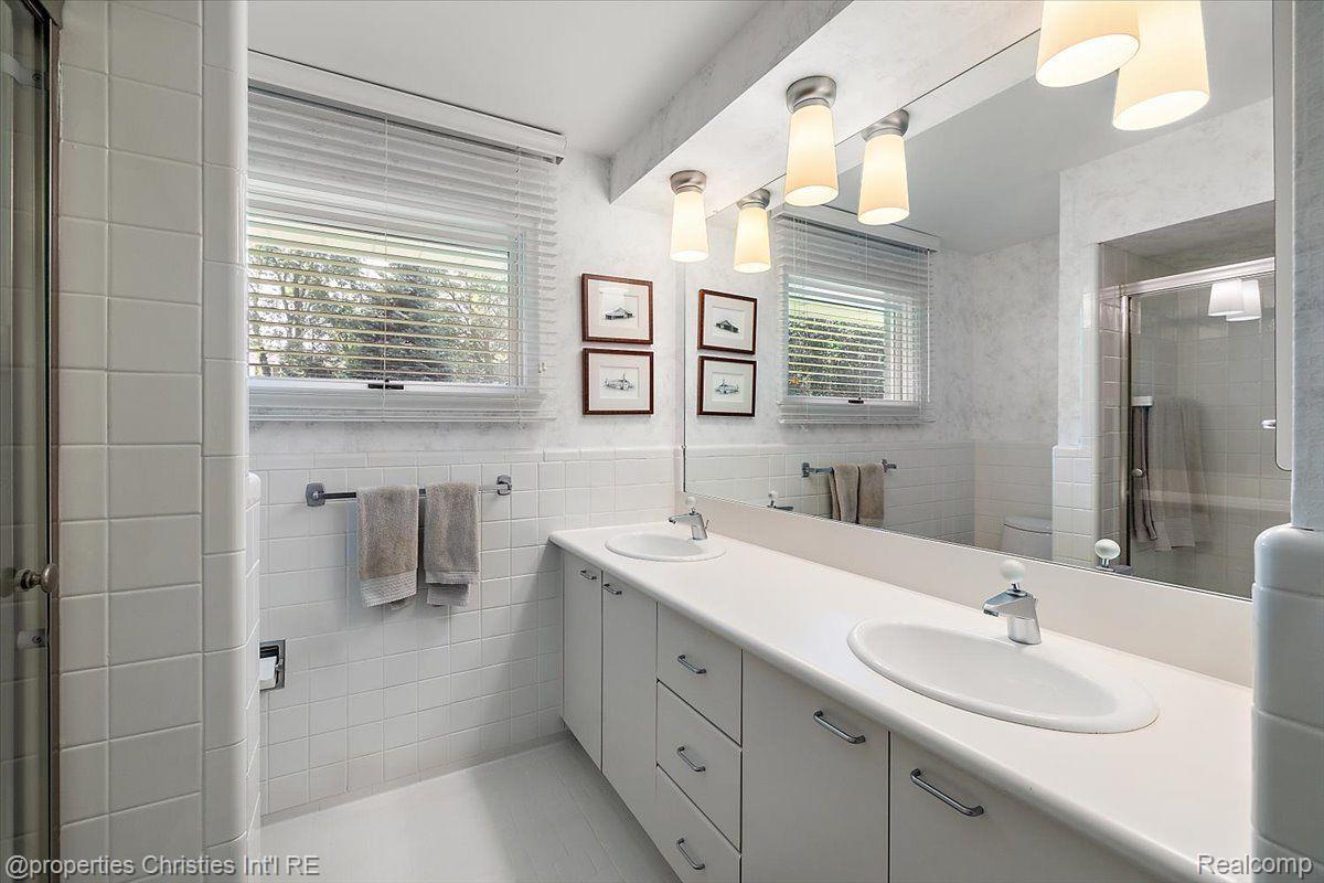 25862 HERSHEYVALE Drive
