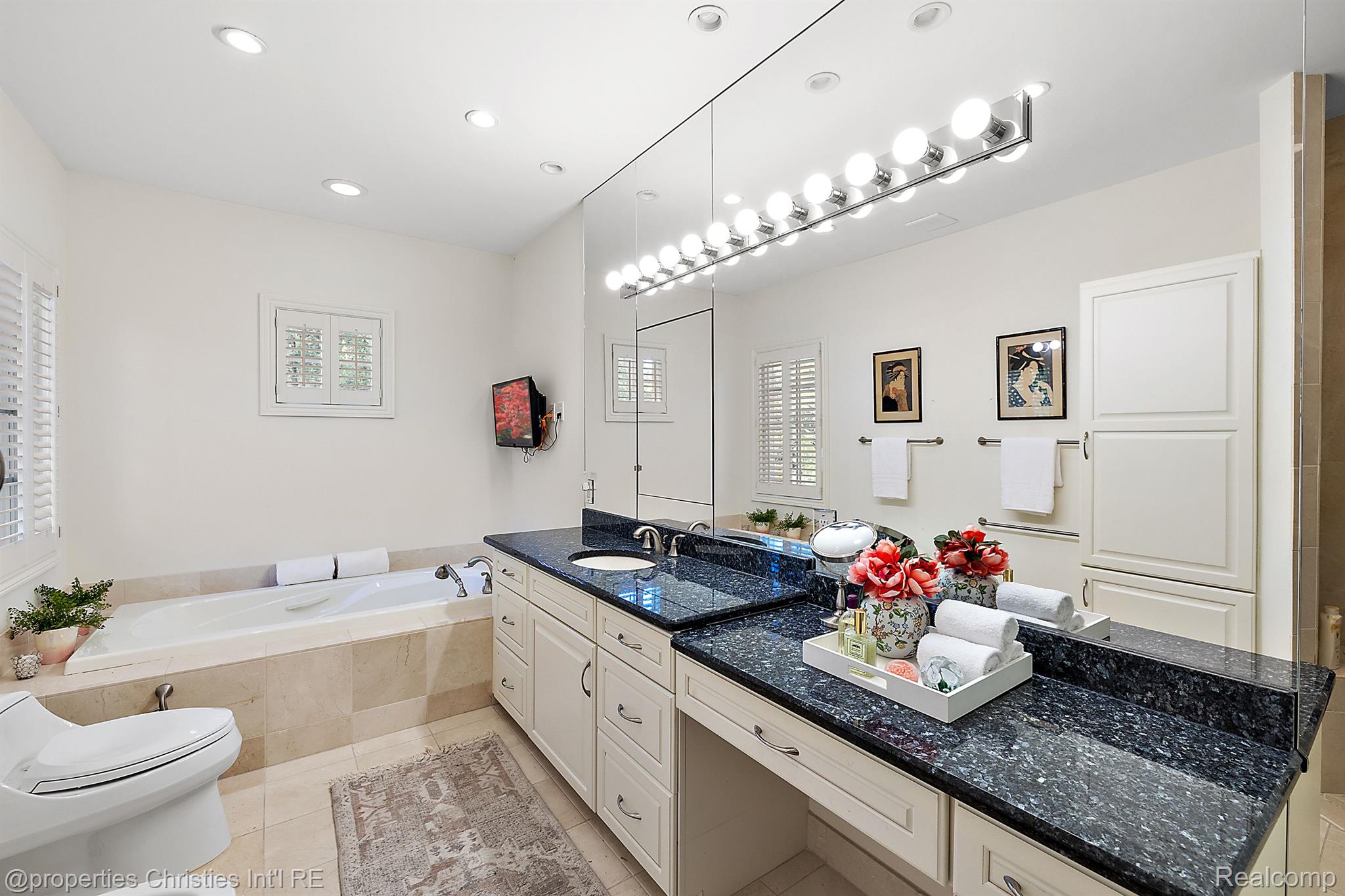 32527 WOODCREEK