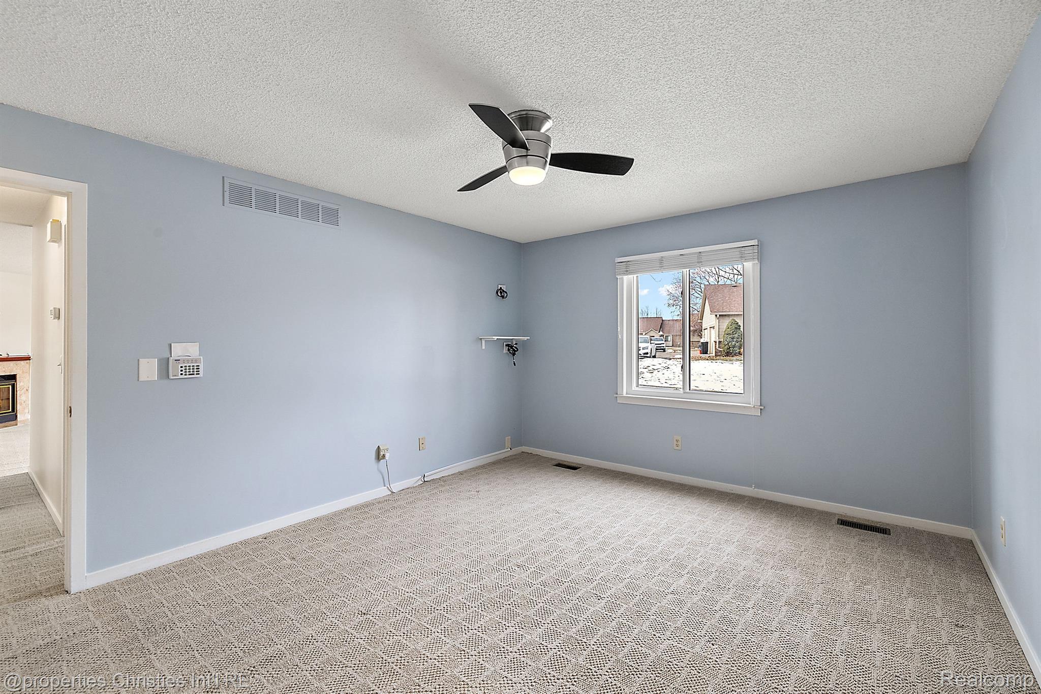 7915 LAWRENCE 15