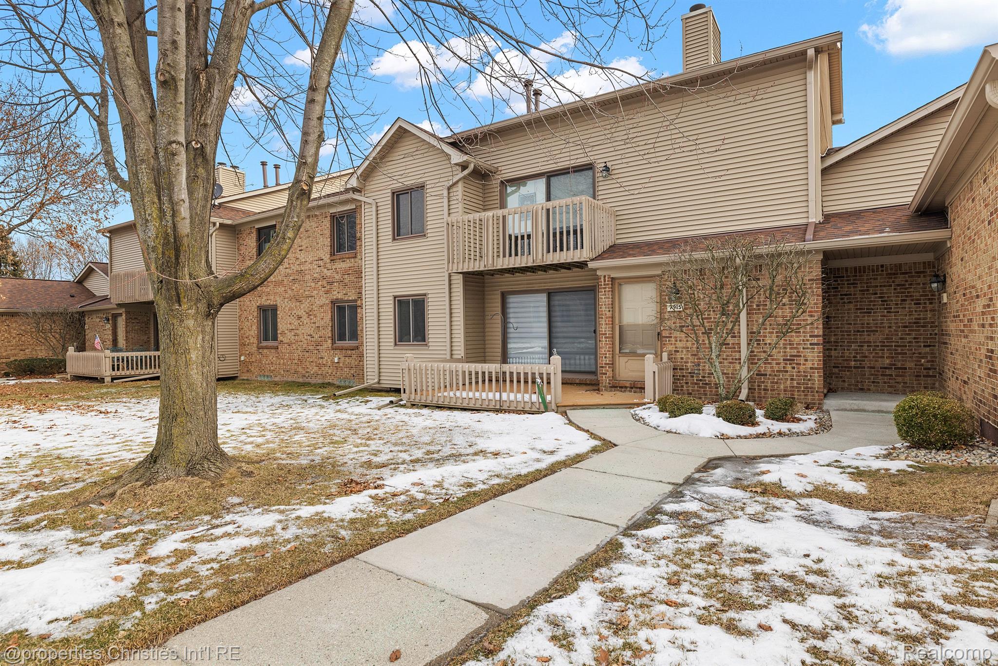 7915 LAWRENCE 15