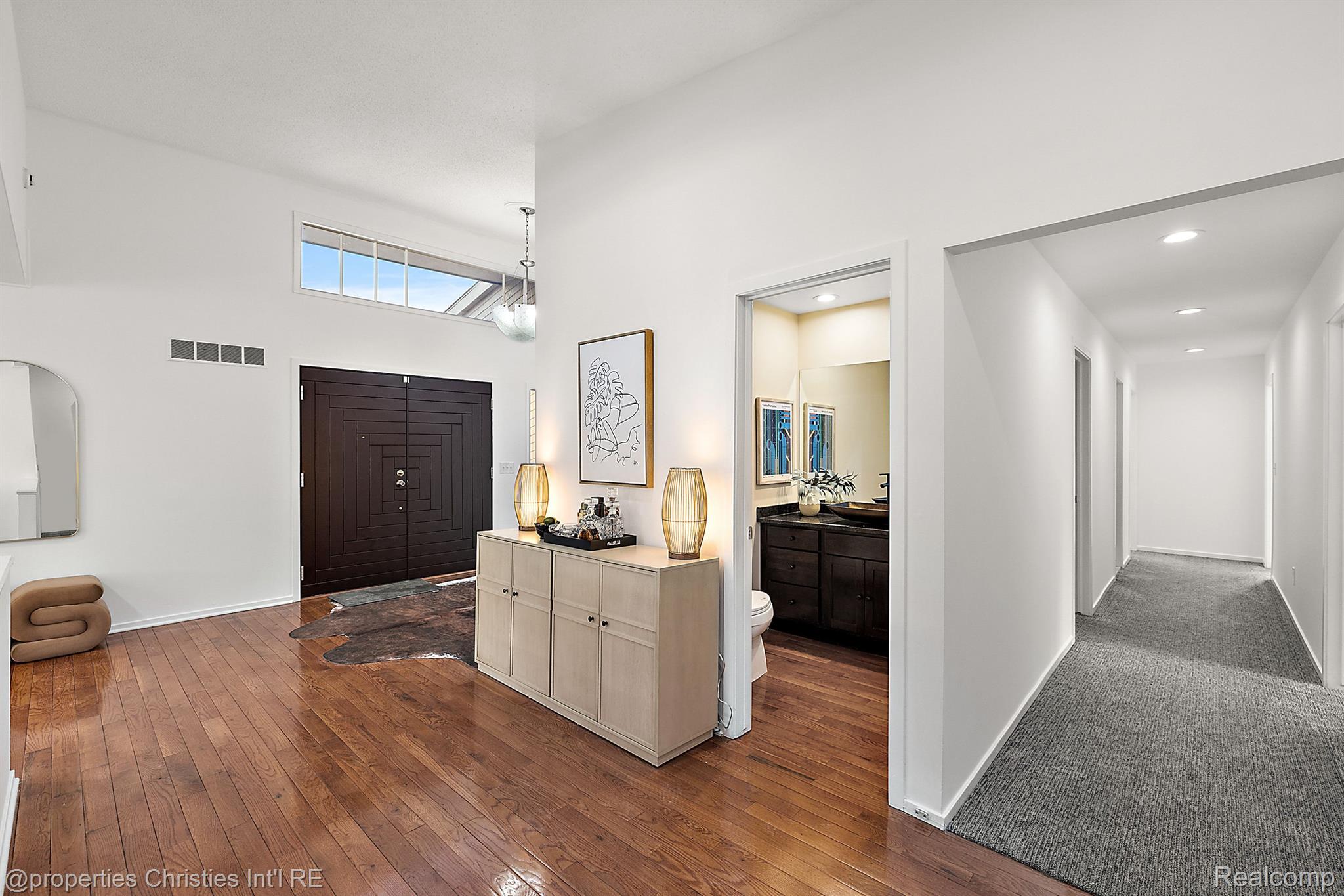 4560 WALDEN Drive