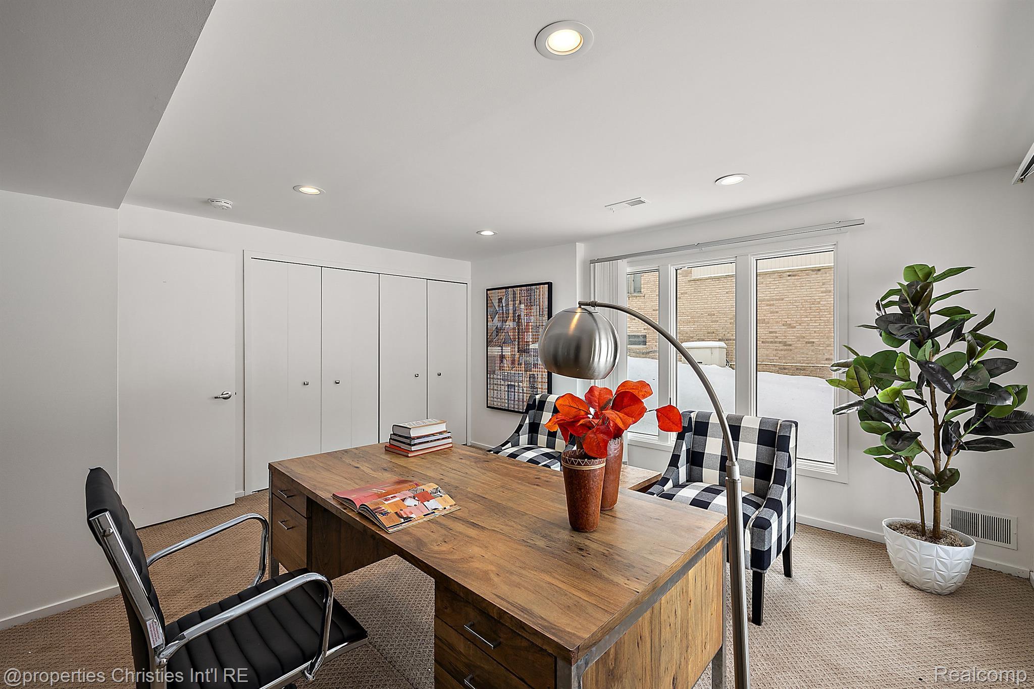 4560 WALDEN Drive