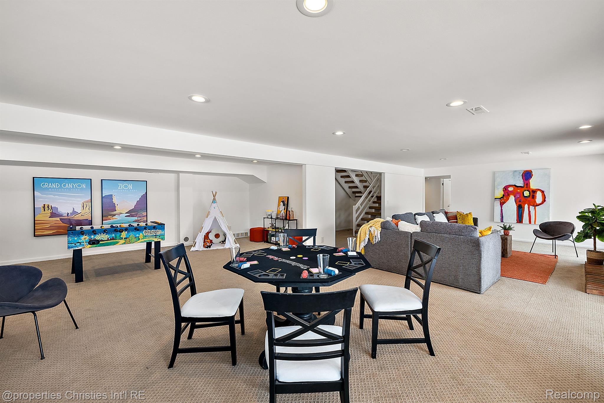 4560 WALDEN Drive