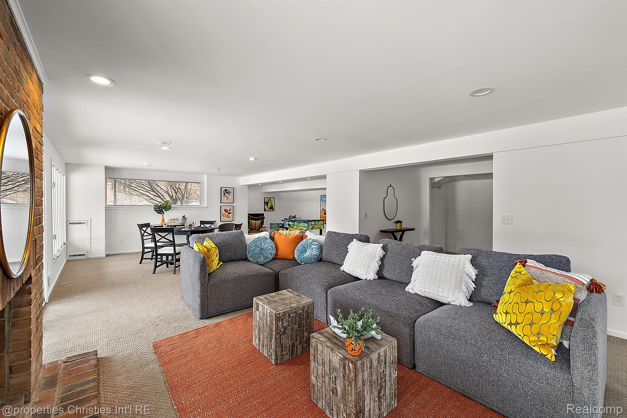 4560 WALDEN Drive