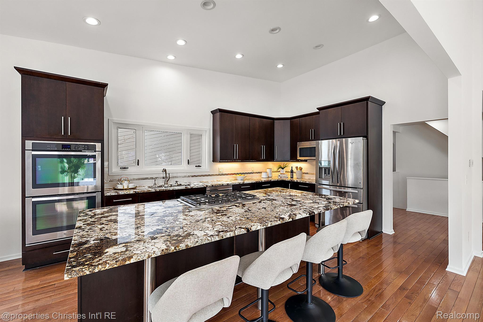 4560 WALDEN Drive