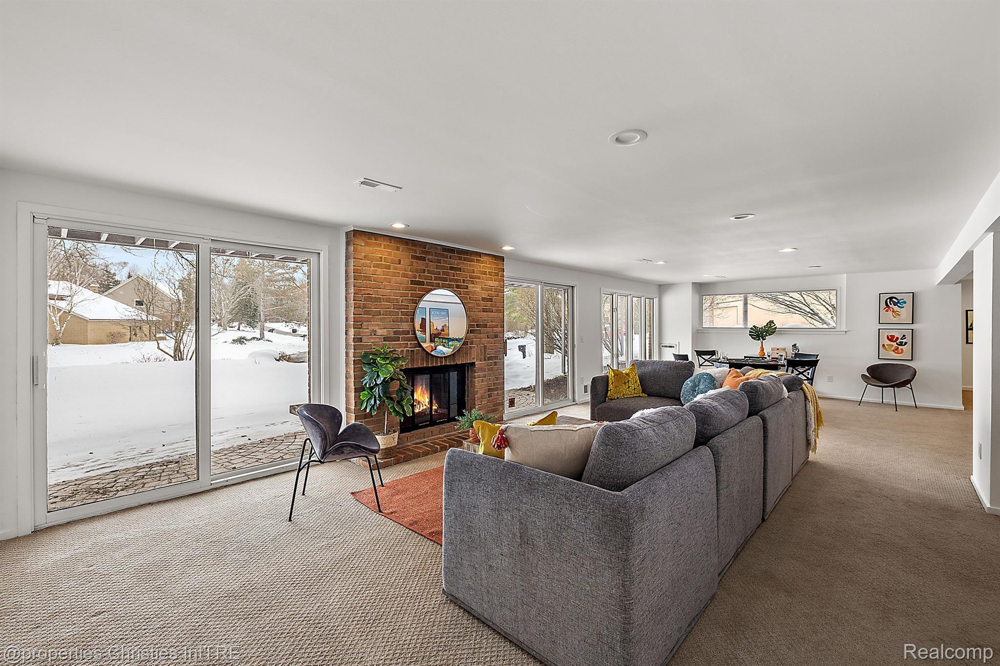 4560 WALDEN Drive
