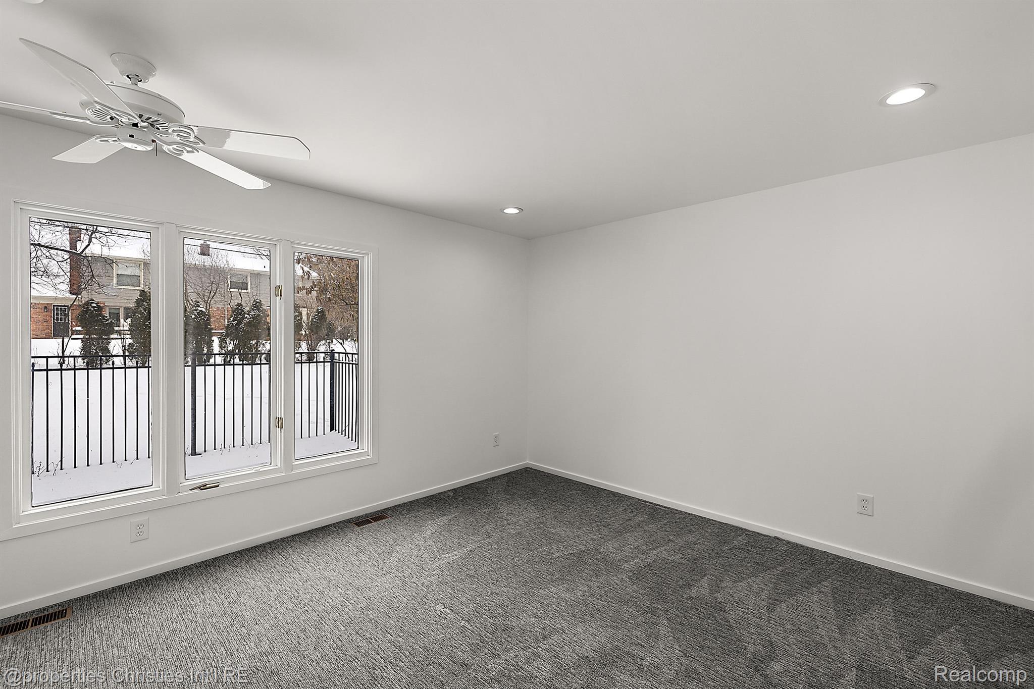 4560 WALDEN Drive