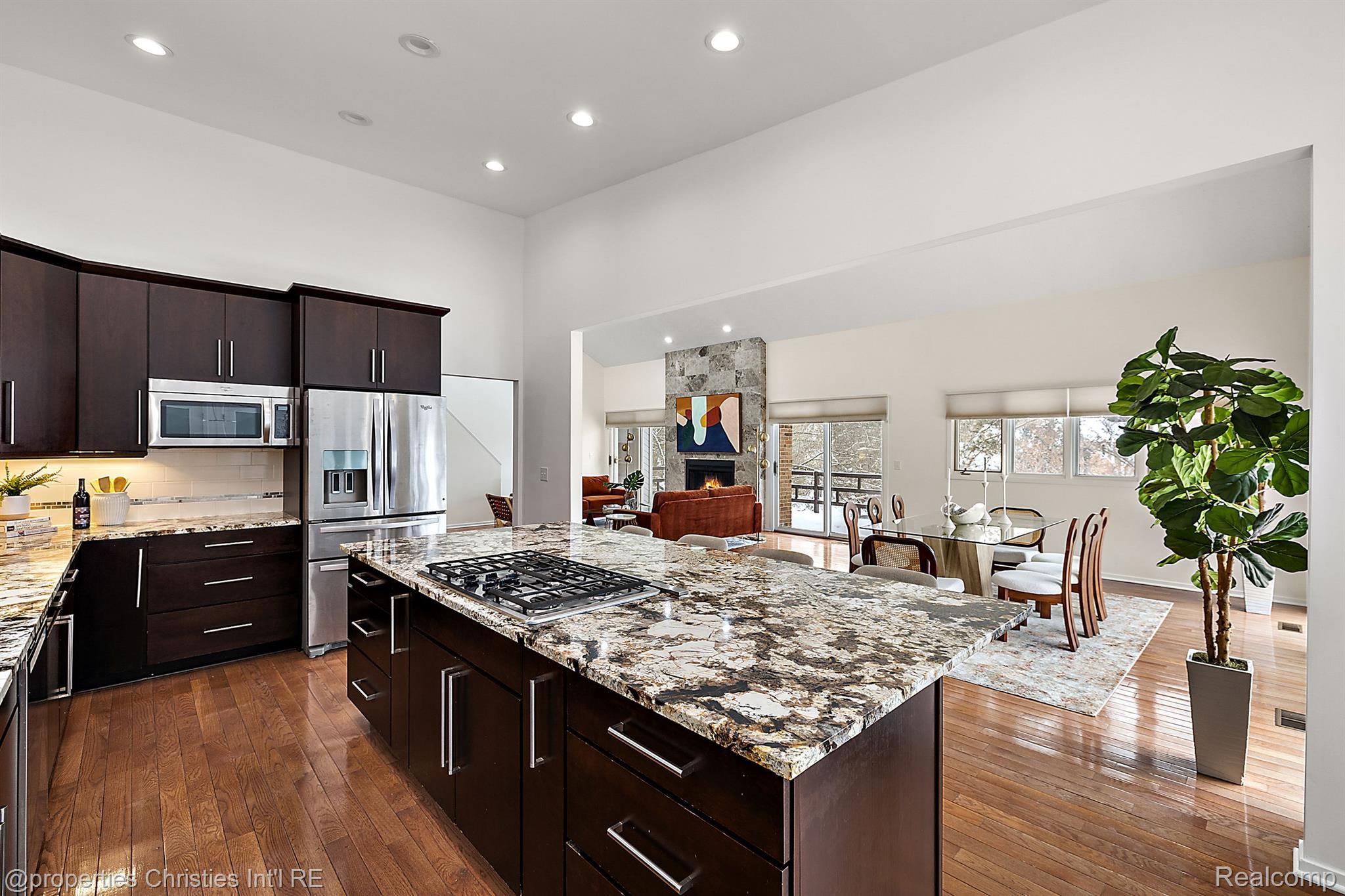 4560 WALDEN Drive