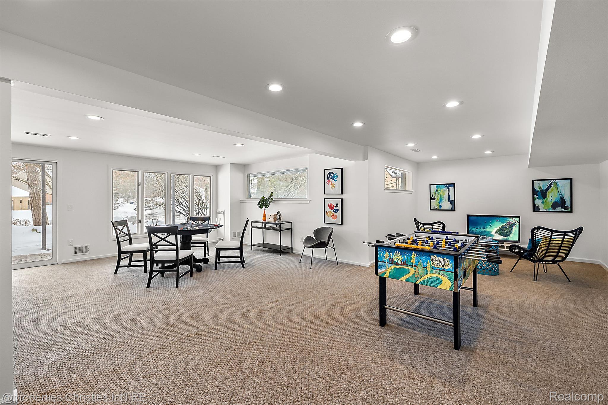 4560 WALDEN Drive