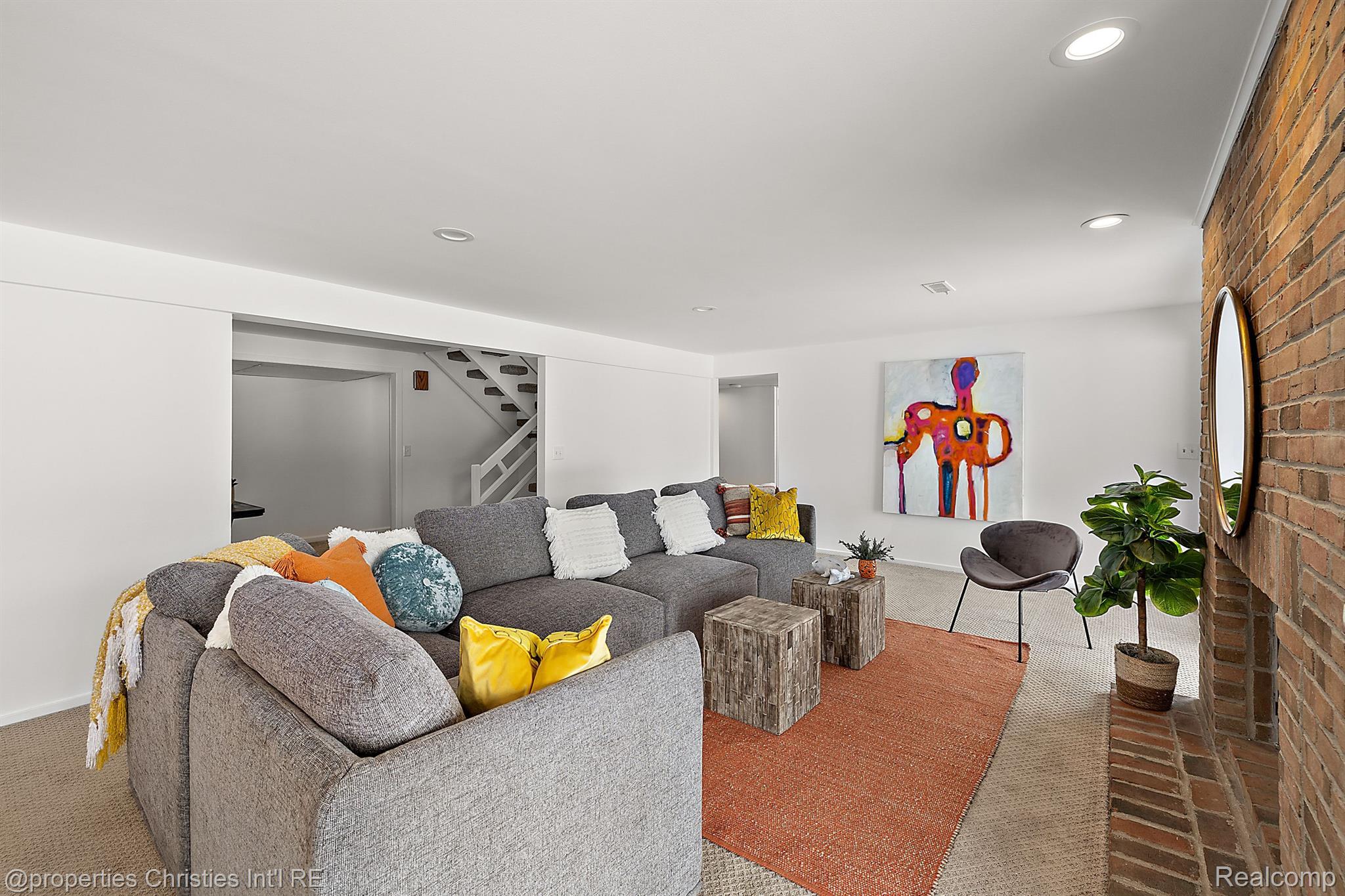 4560 WALDEN Drive