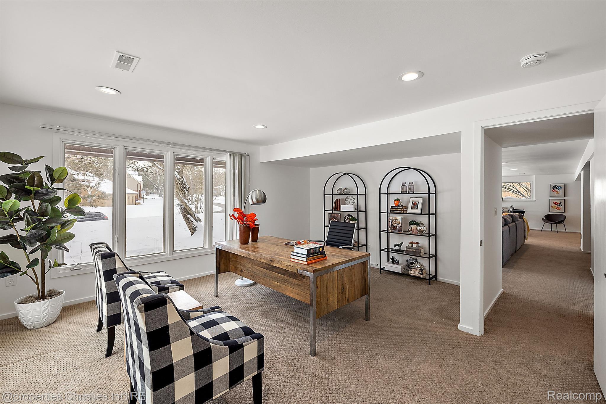 4560 WALDEN Drive