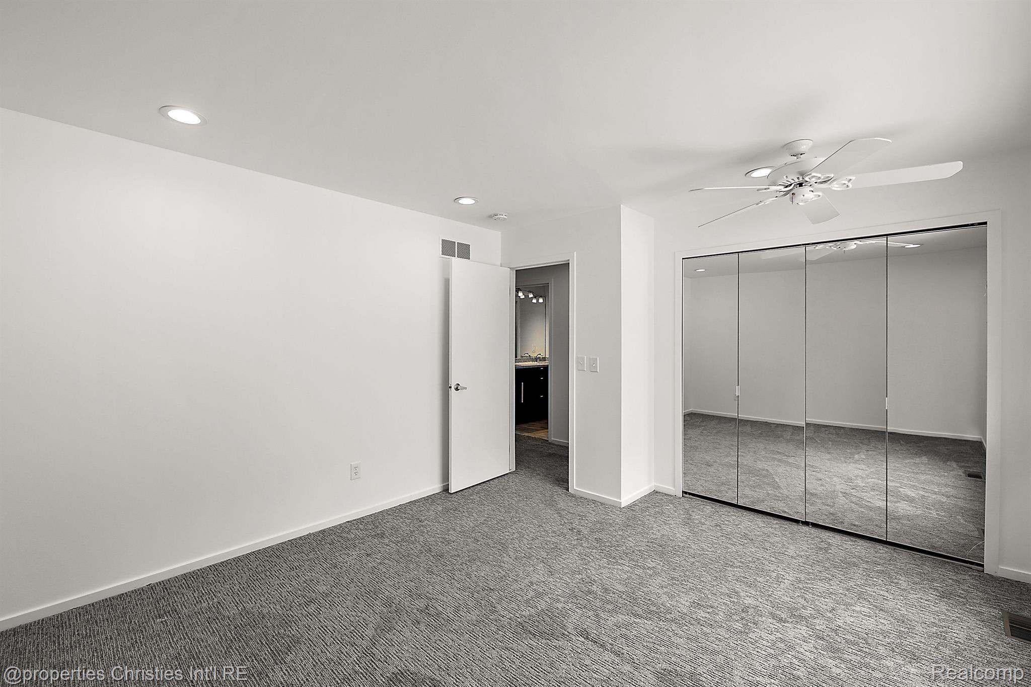 4560 WALDEN Drive