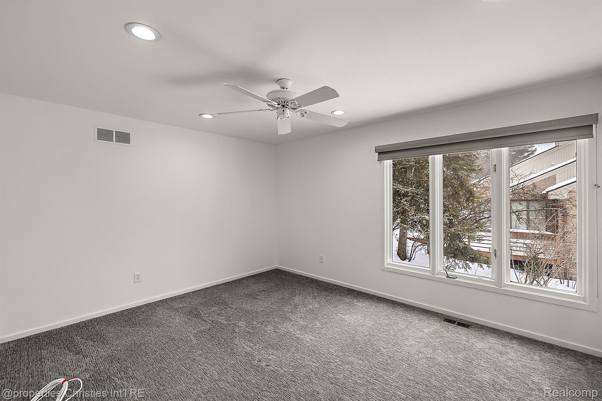 4560 WALDEN Drive