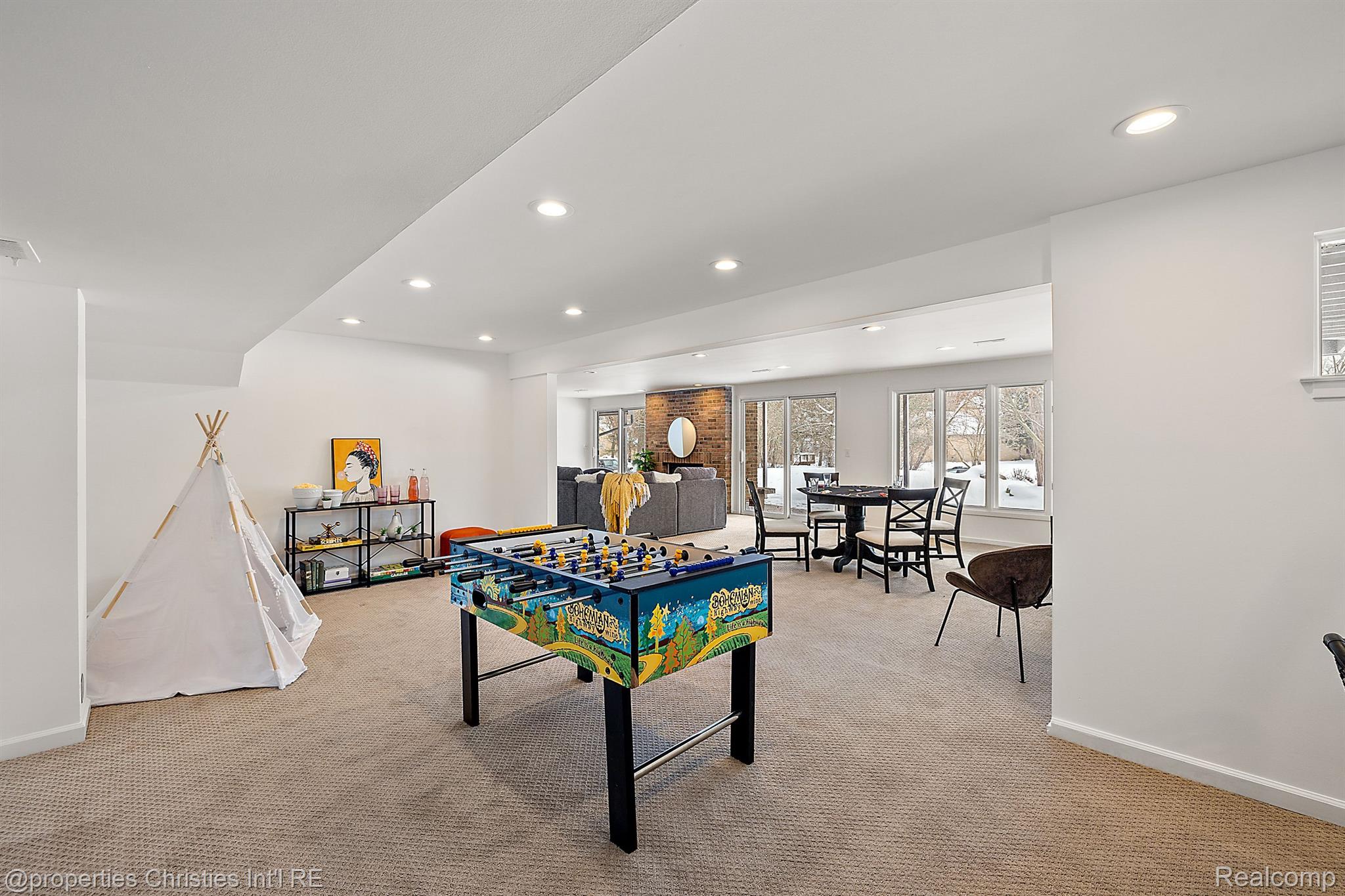 4560 WALDEN Drive