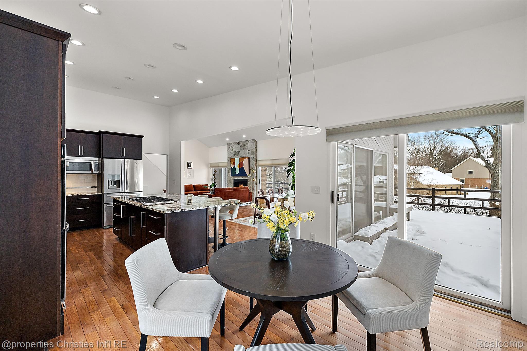 4560 WALDEN Drive