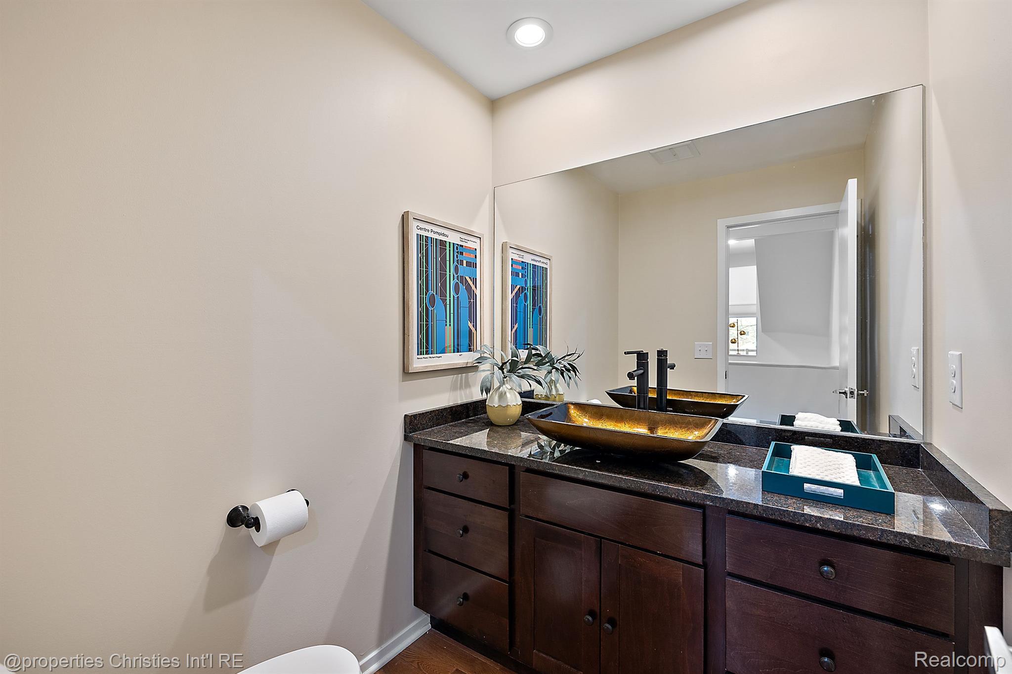4560 WALDEN Drive