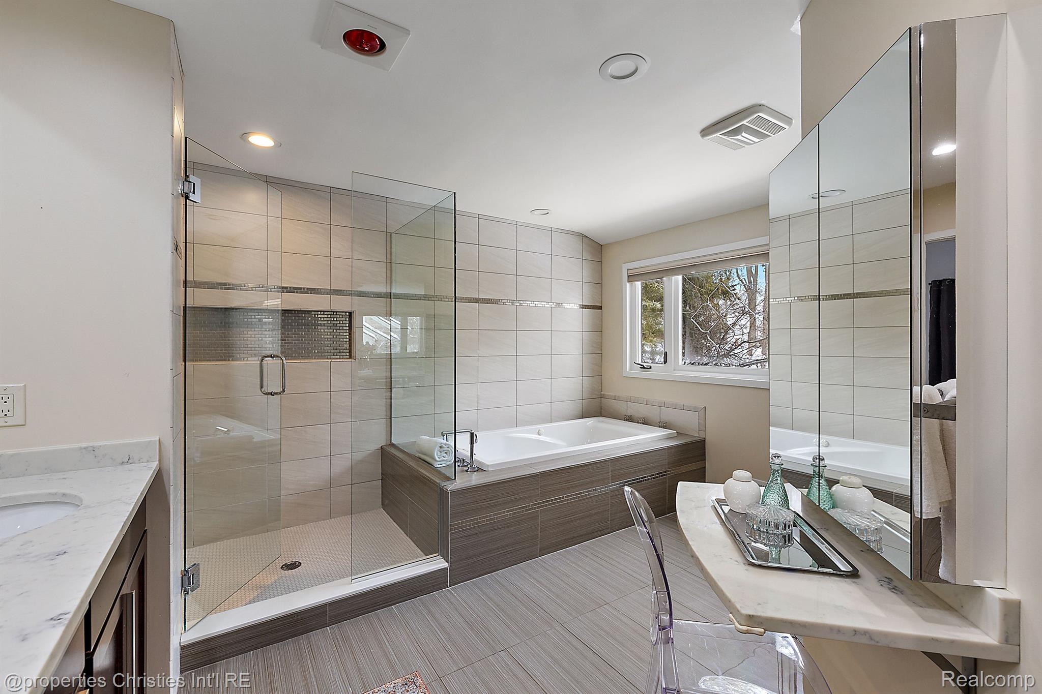 4560 WALDEN Drive