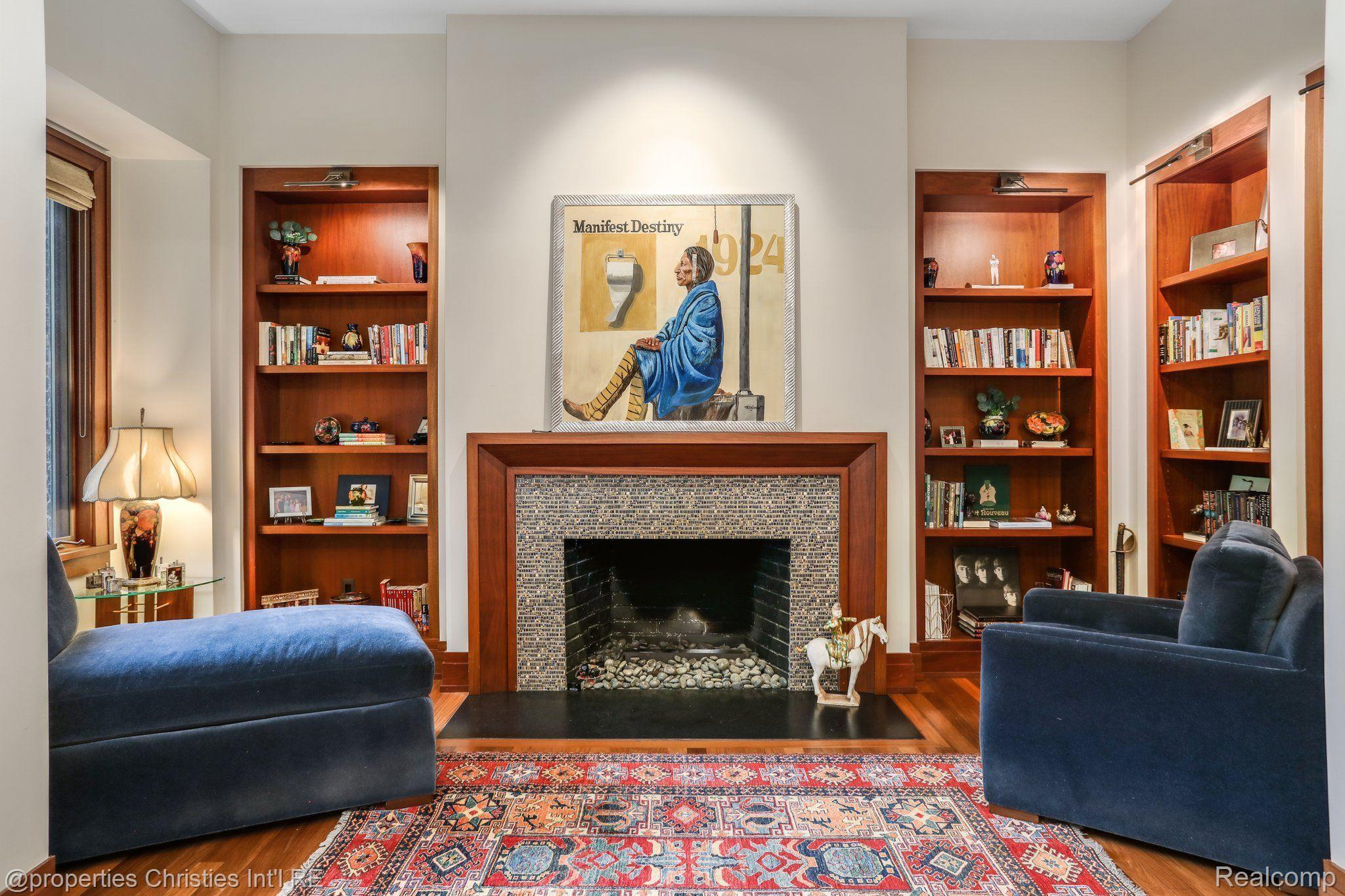 803 Canterbury Crescent