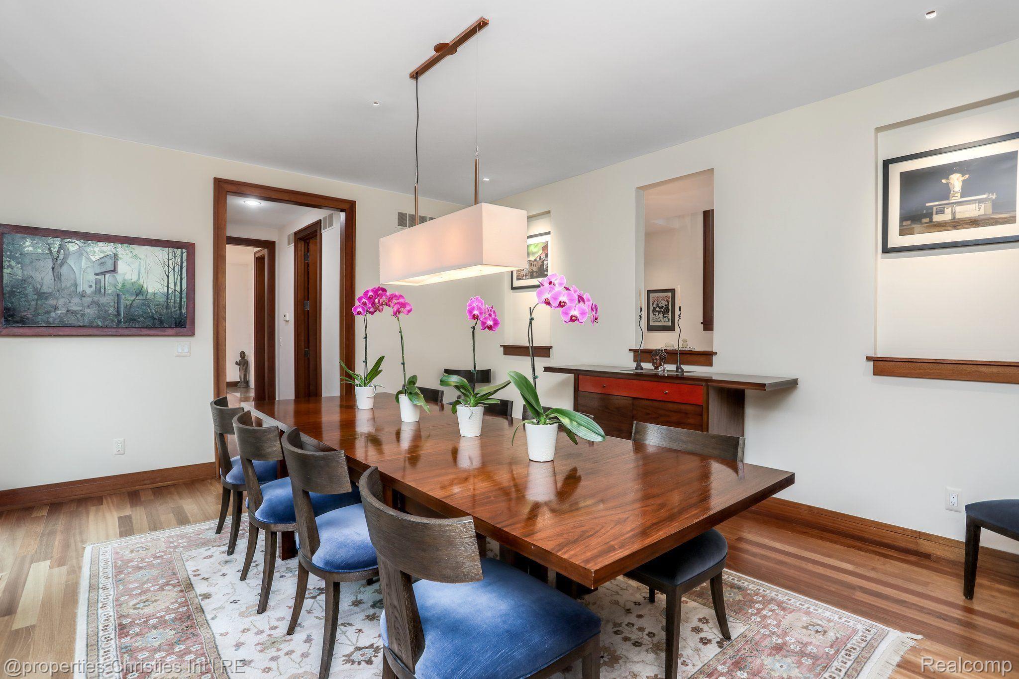 803 Canterbury Crescent
